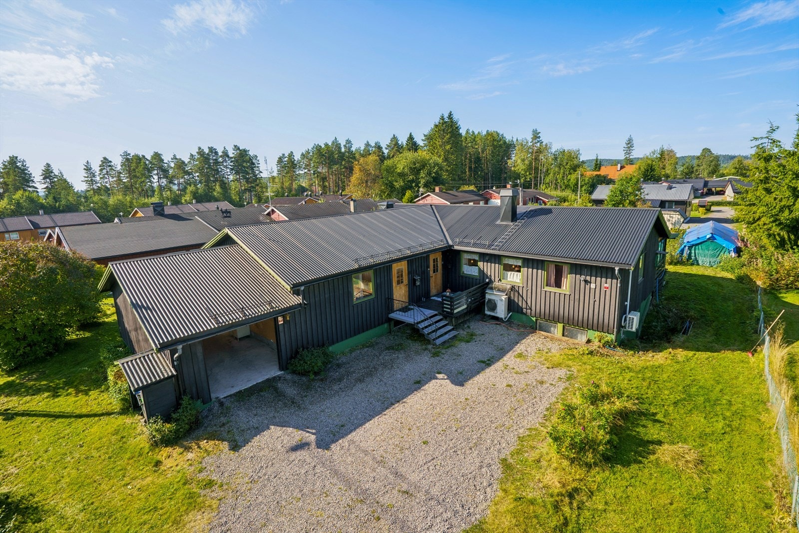 Eiendommen ligger sentralt i Hagebyen, et etablert og rolig boligområde. Galleribilde