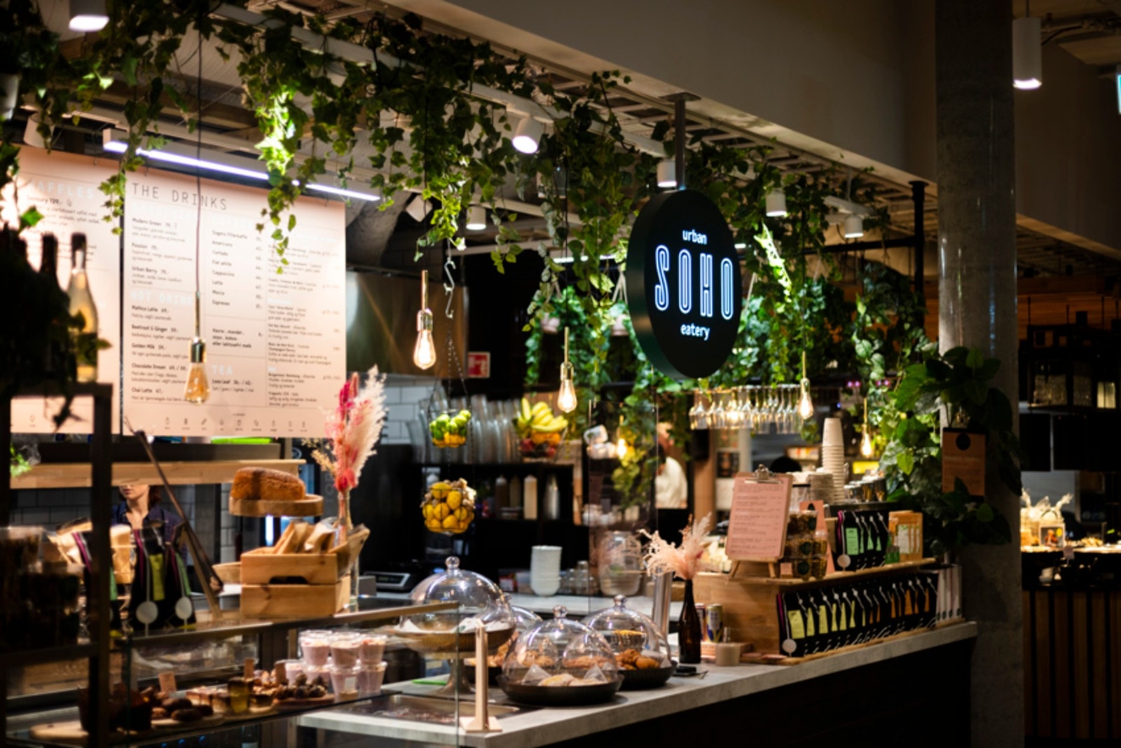 I kjelleren har Valkyrien senter en spennende mathall med flere forskjellige restauranter Galleribilde
