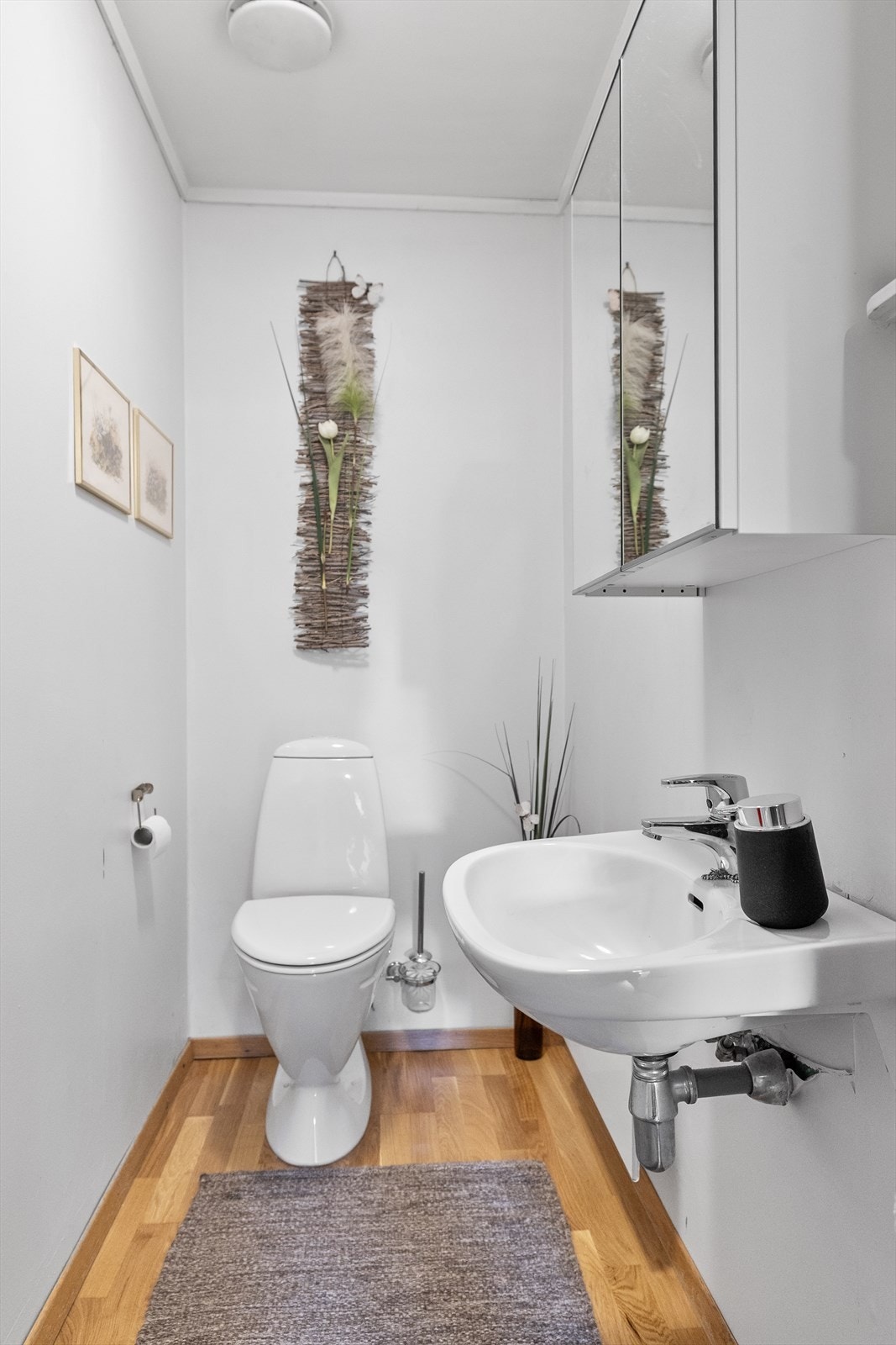 Eget wc-rom i underetasjen Galleribilde
