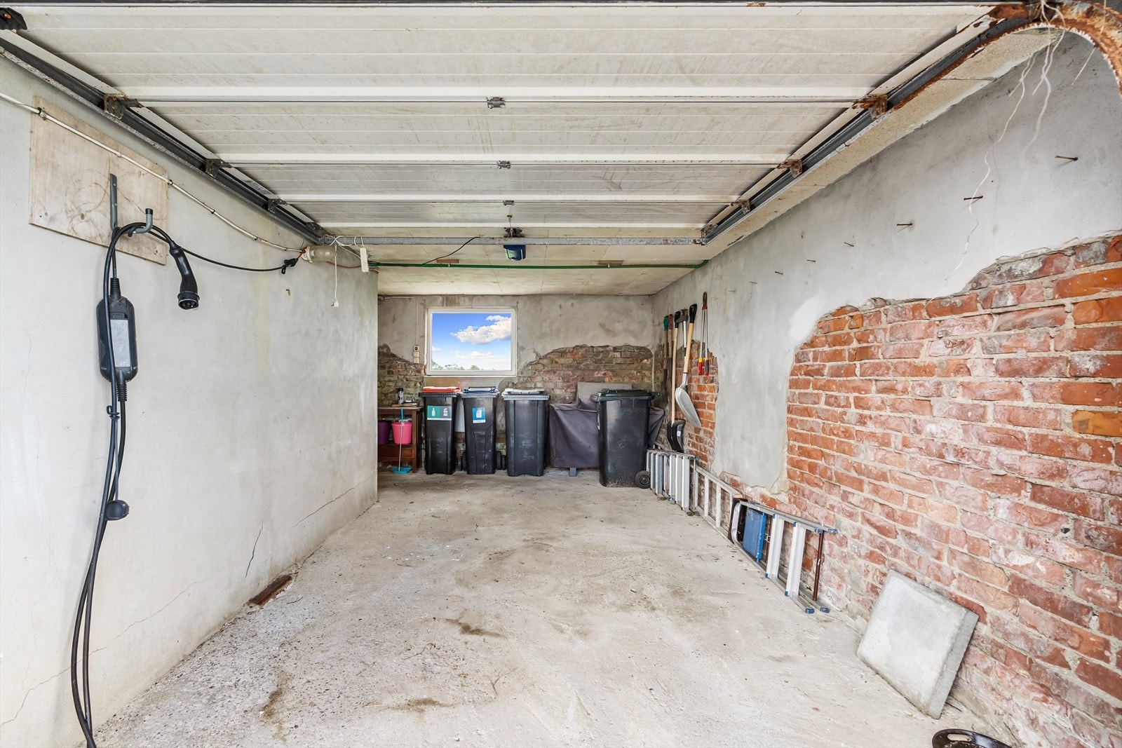 Garasjeplass. Galleribilde