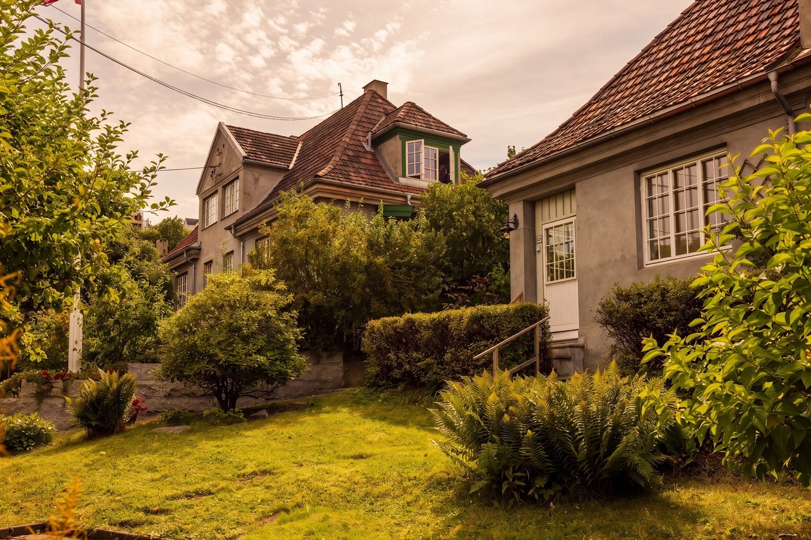 Boligen ligger rolig i barnevennlige omgivelser. Galleribilde