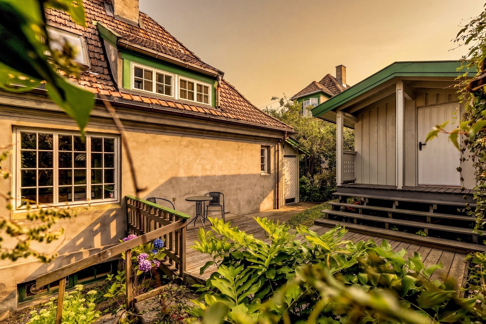 På eiendommen er det oppført et uthus. Galleribilde