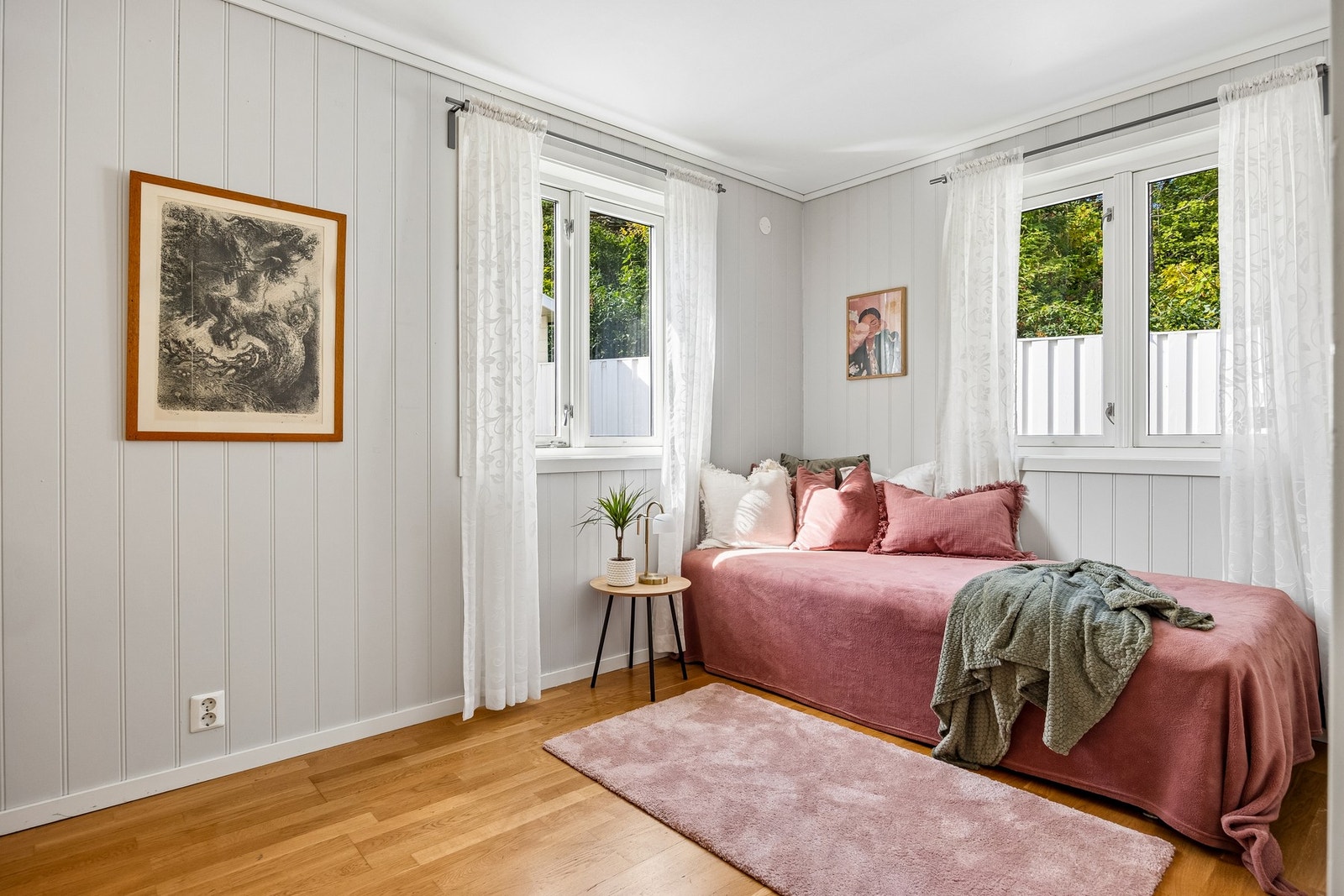 Soverom 2 har også rikelig med lysinnslipp. Galleribilde