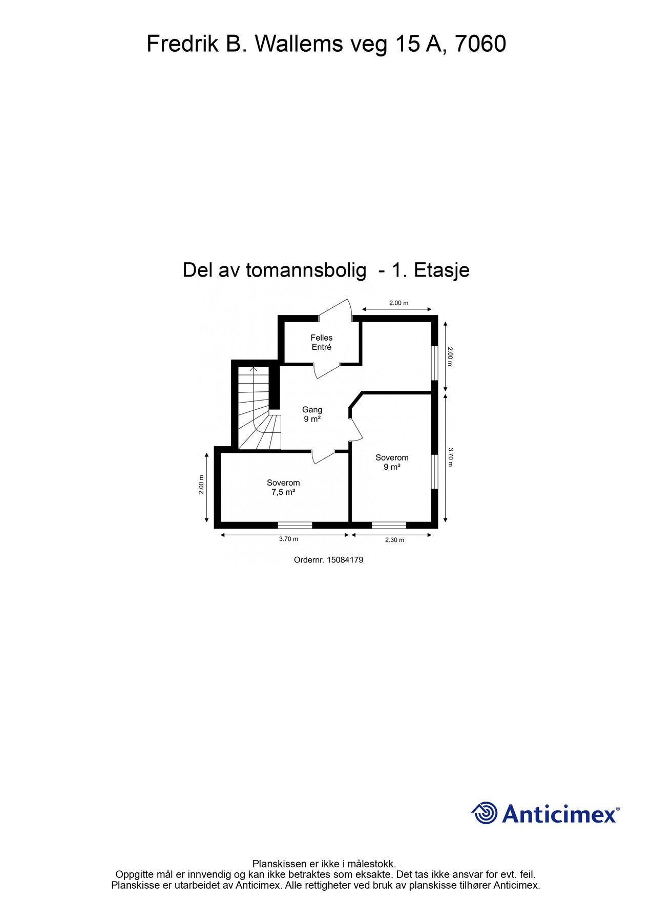 Plantegning 1. etasje: Vindfang, hall med romslig garderoberom og to soverom Galleribilde