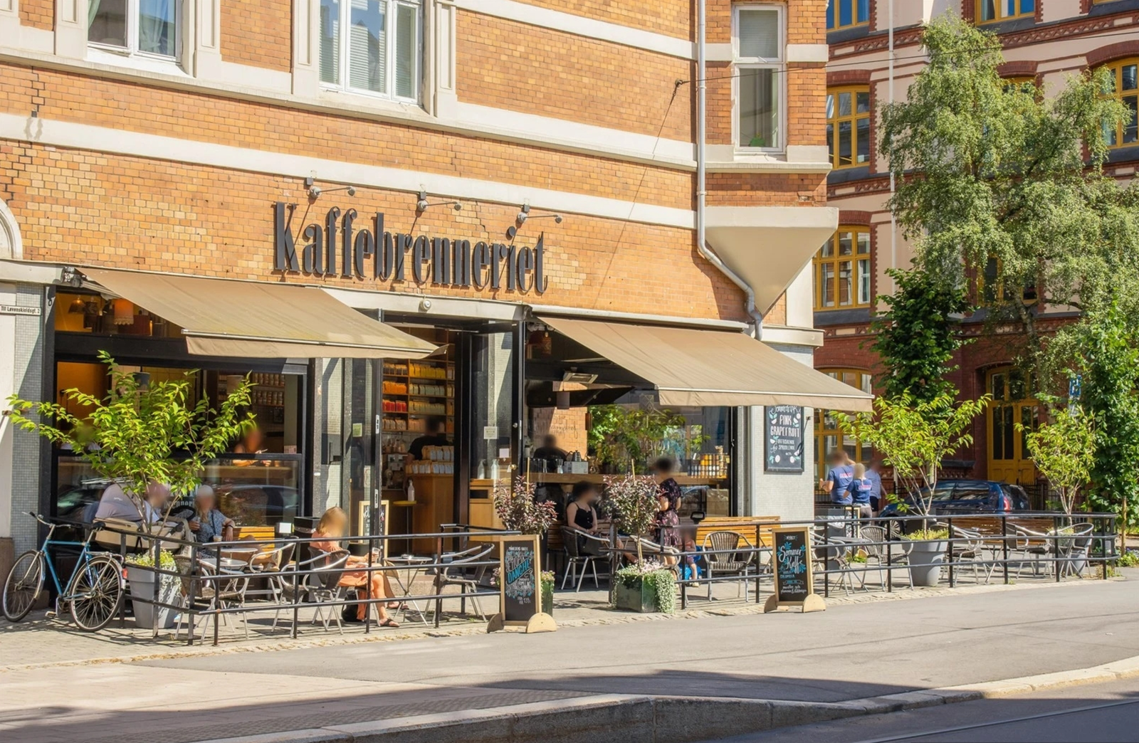 Frognerveien med blant annet trikk og Kaffebrenneriet. Galleribilde