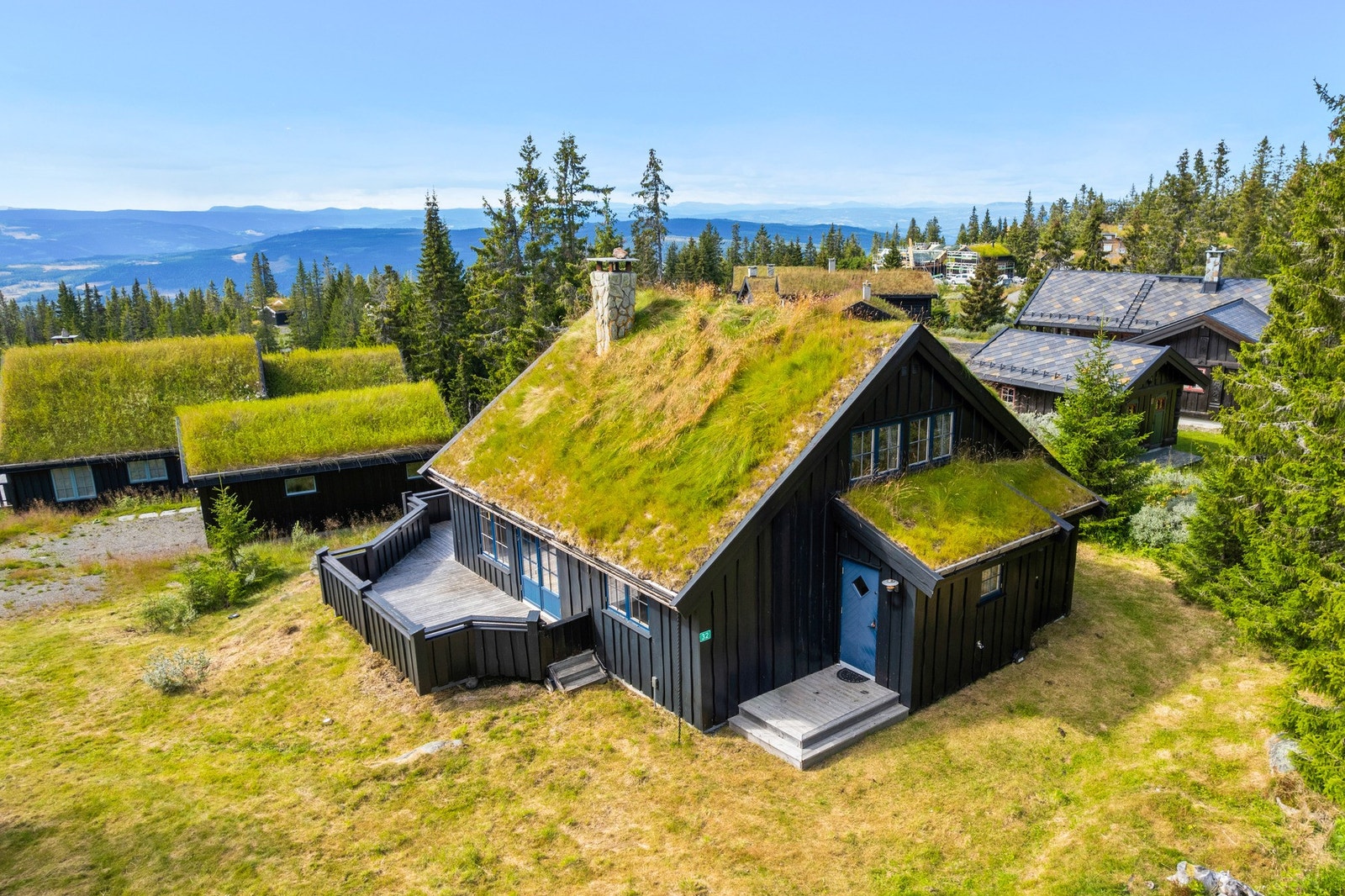 Velkommen til Lunnstadmyrvegen 32! Foto: Nilsson Cinematics AS. Galleribilde