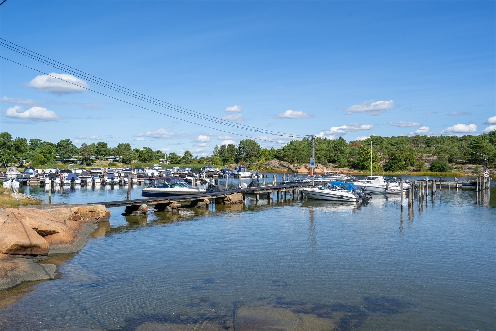 Gode muligheter for båtliv, kajakkpadling og sportsfiske. Galleribilde