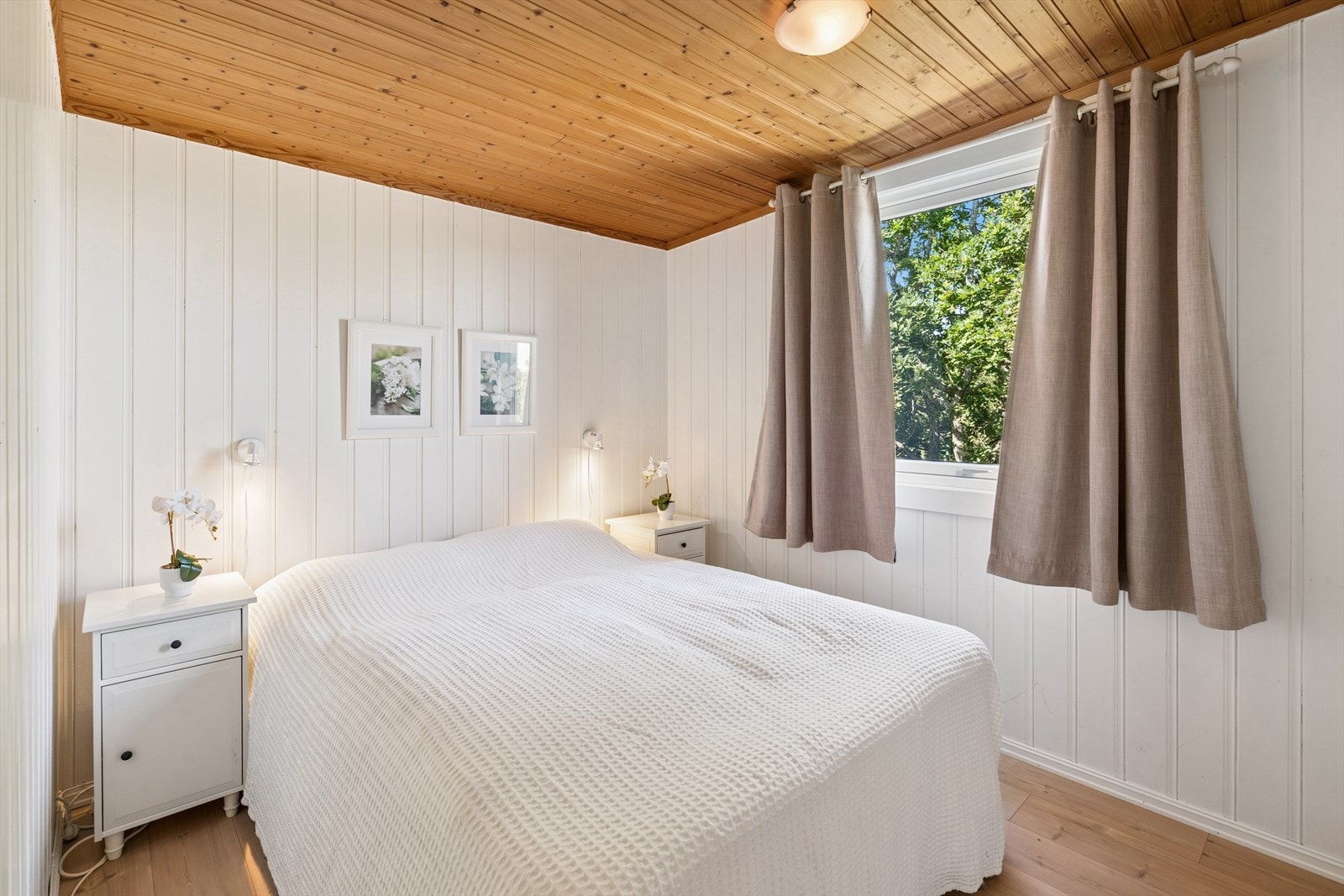 Hytta har fire soverom med god plass til familie og gjester. Galleribilde