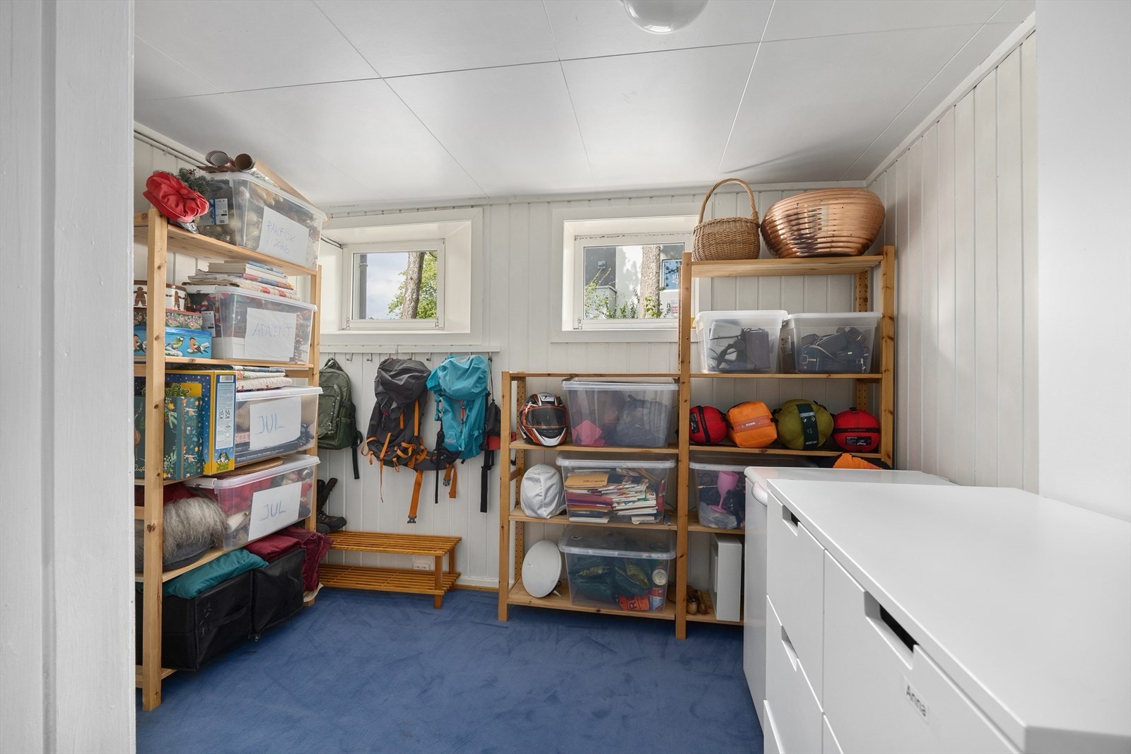 Godt med lagringsplass i to praktiske boder. Galleribilde