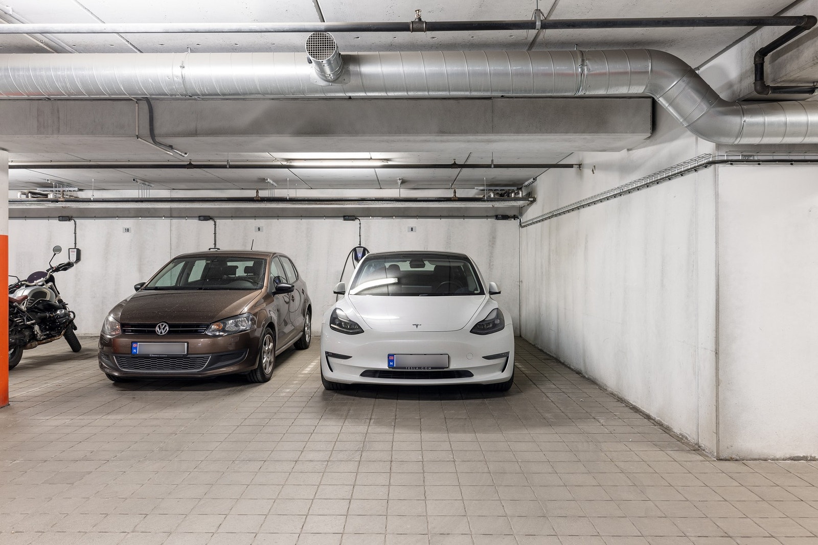 Det medfølger bruksrett til parkeringsplass med elbillader. Galleribilde