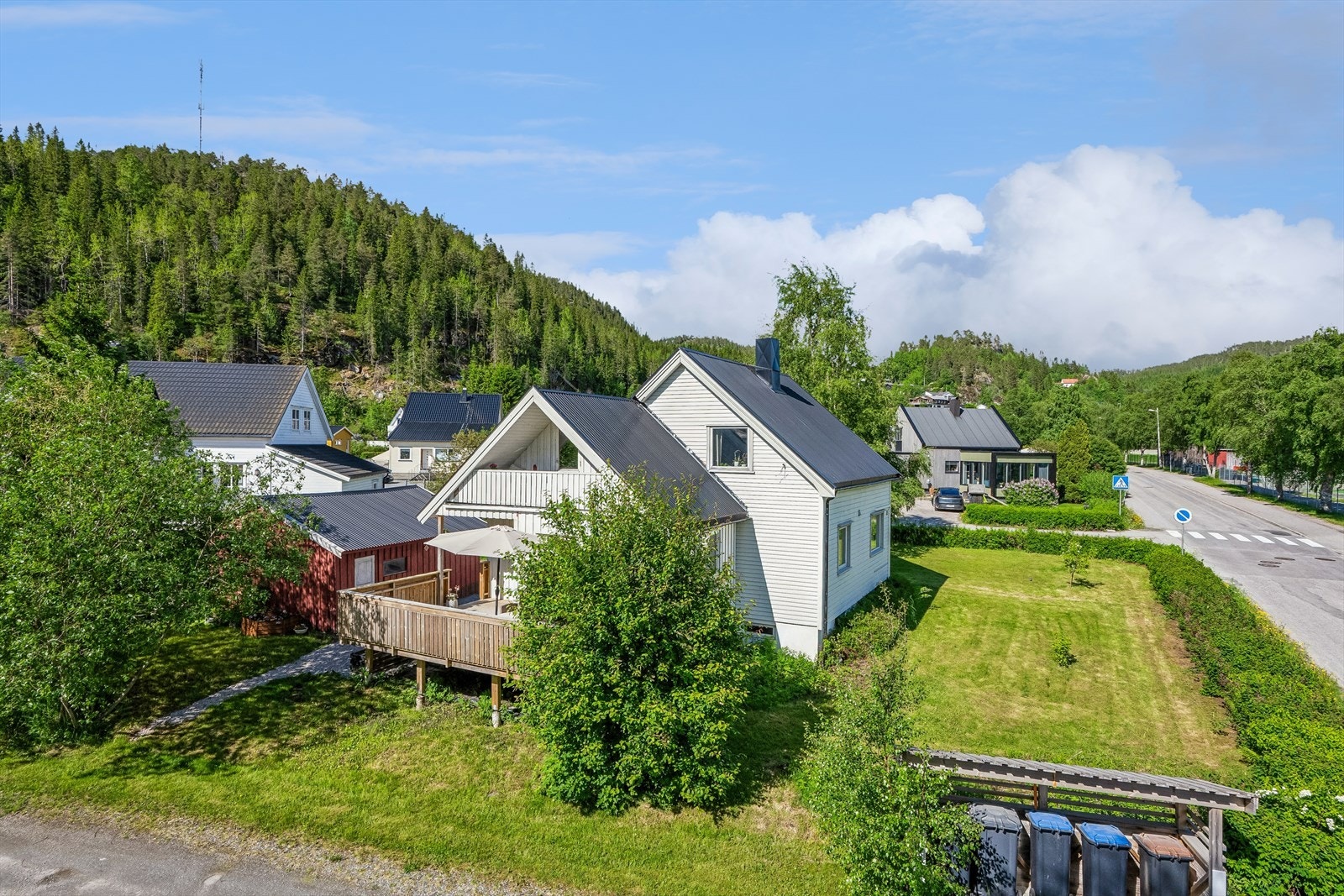 Kleppavegen 14 | Enebolig med 5 soverom | Barnevennlig med kort veg til barnehager, skoler, idrettsanlegg m.m. Foto: Efkt v/Line Ottesen Berre. Galleribilde