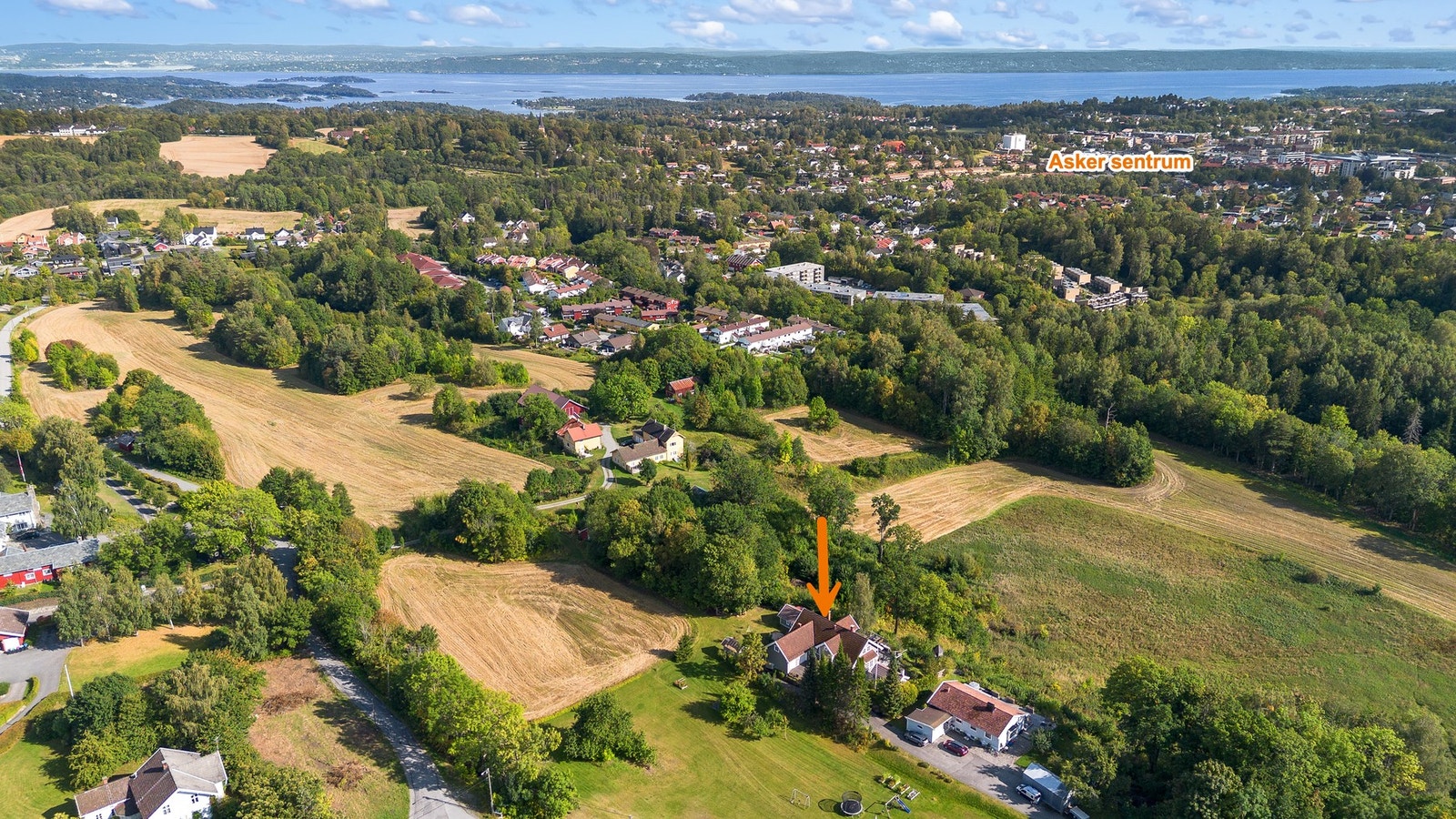 Her får du en følelse av å bo landlig og samtidig kort vei med bil ned til Asker sentrum Galleribilde