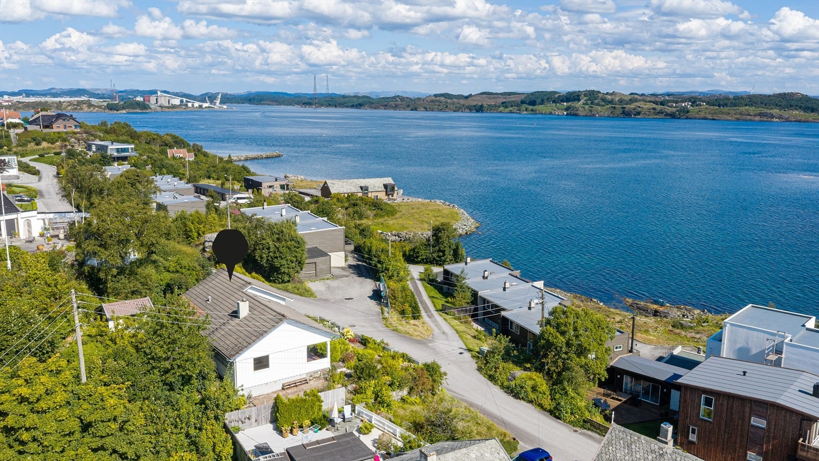 Maritime omgivelser og kort vei ned til sjøen. Galleribilde