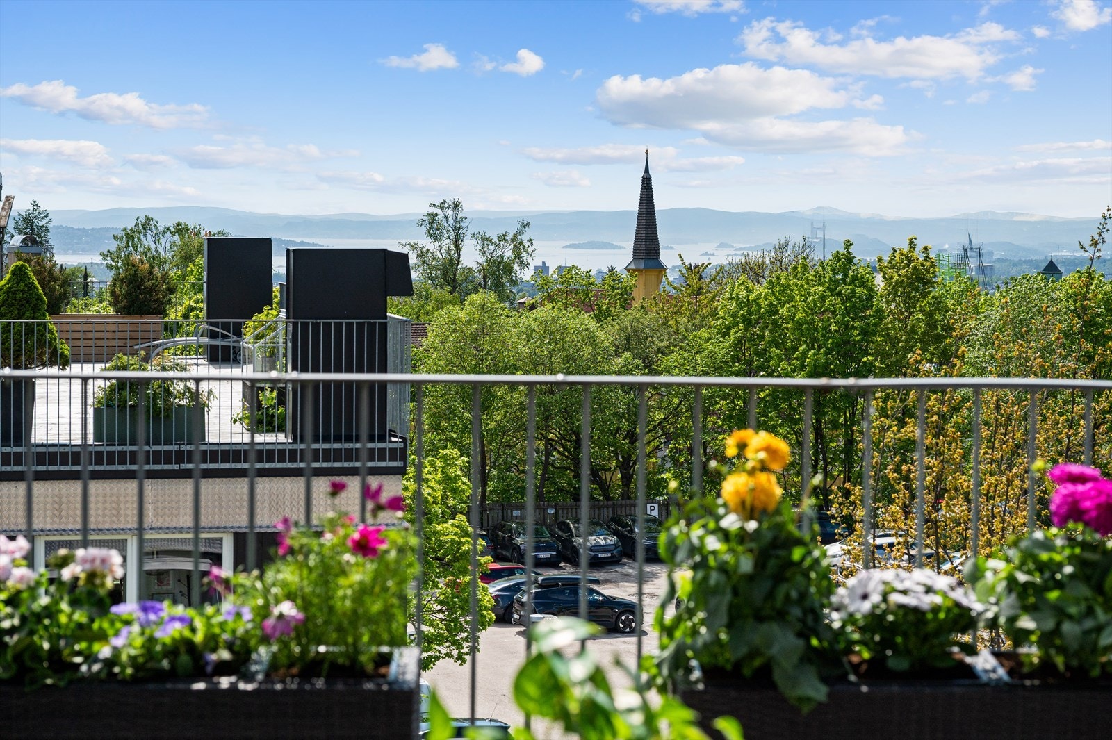 Fantastisk utsikt fra takterrassen. Galleribilde