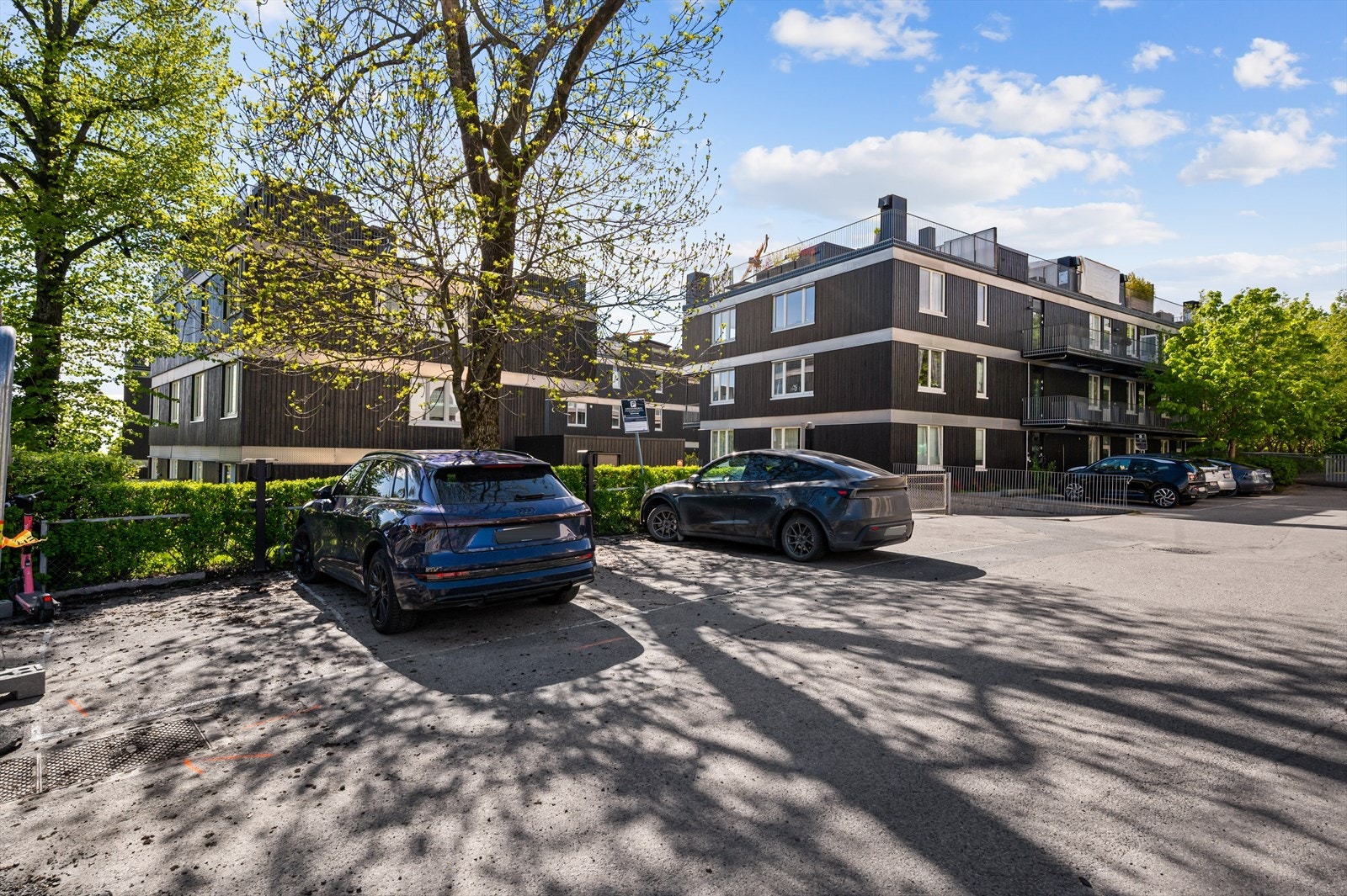 Borettslaget har også gjesteparkering for besøkende. Galleribilde