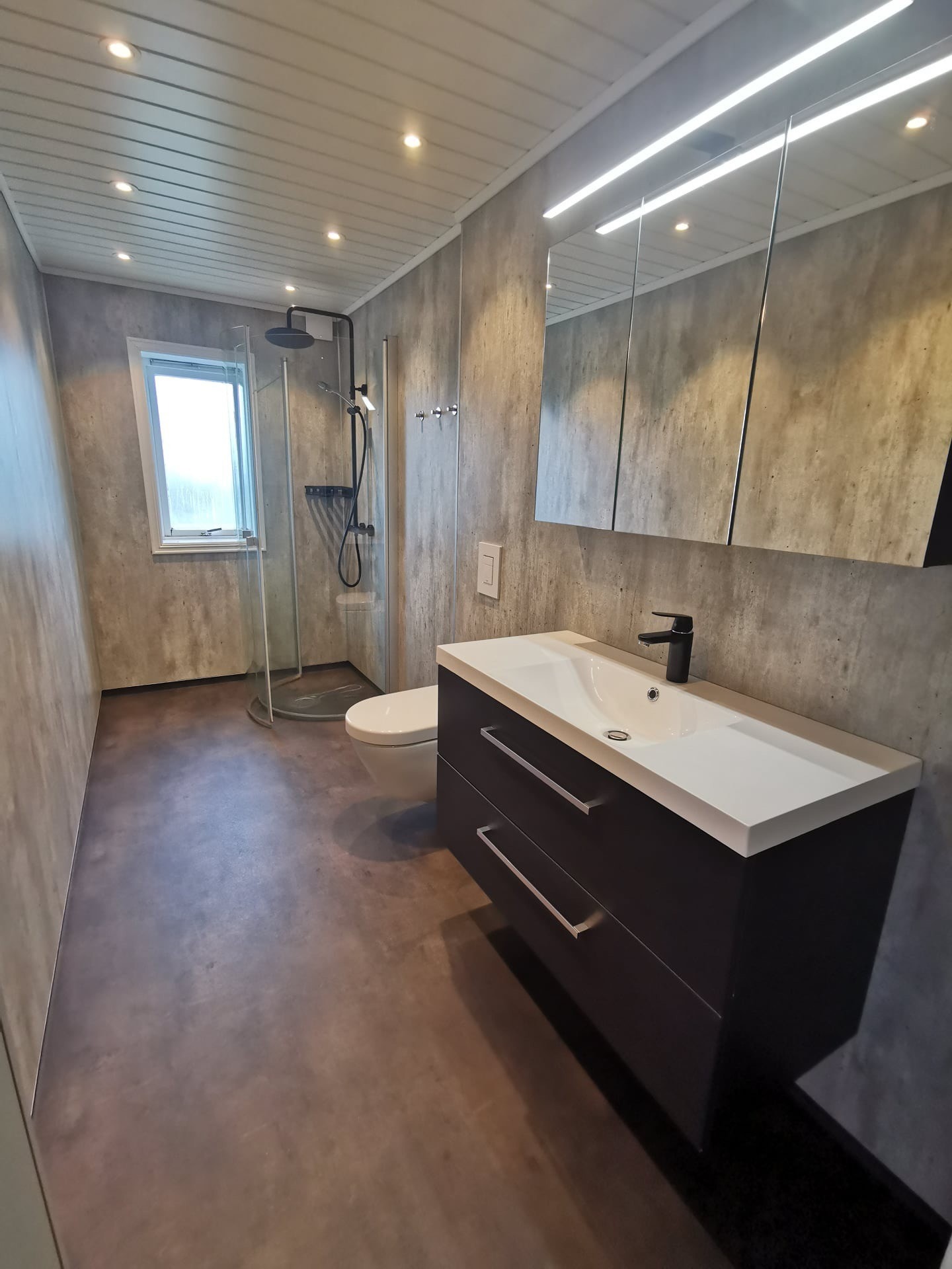 Bad 3 etasje med varmekabler i gulv. Galleribilde