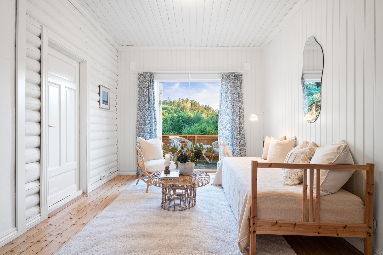 Stue eller soverom nr. 4 med direkte utgang til balkongen. Galleribilde