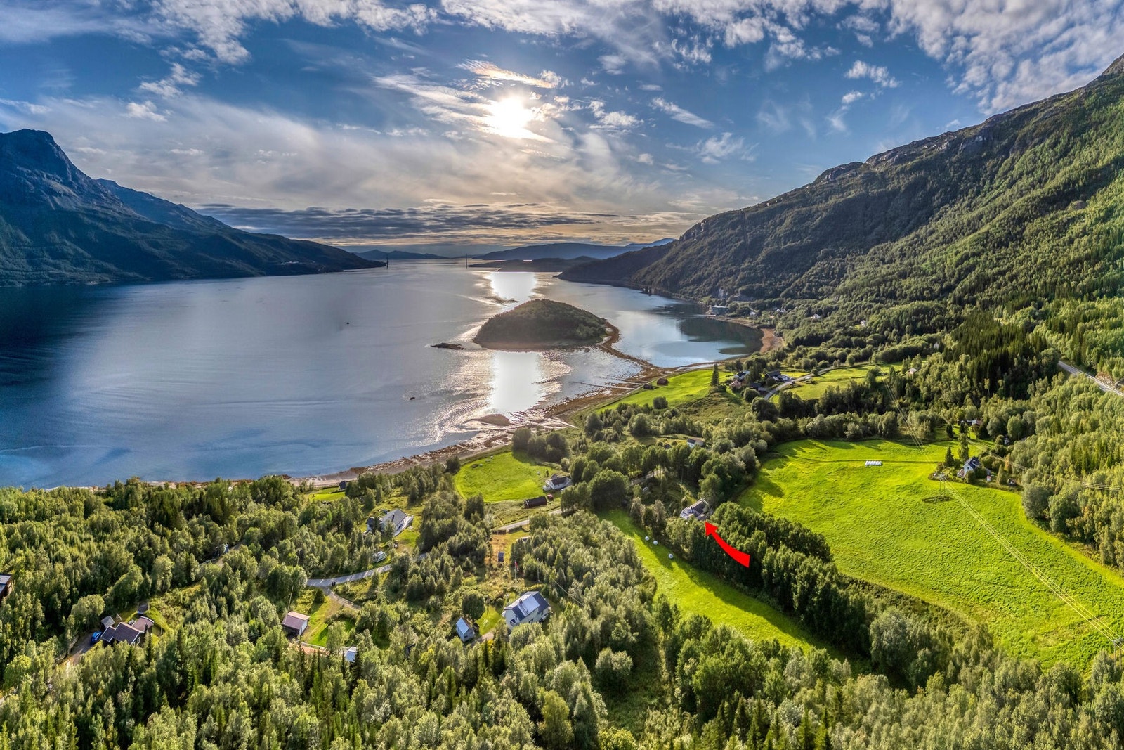 Kort vei til flotte turområder, både sommer og vinter. Galleribilde