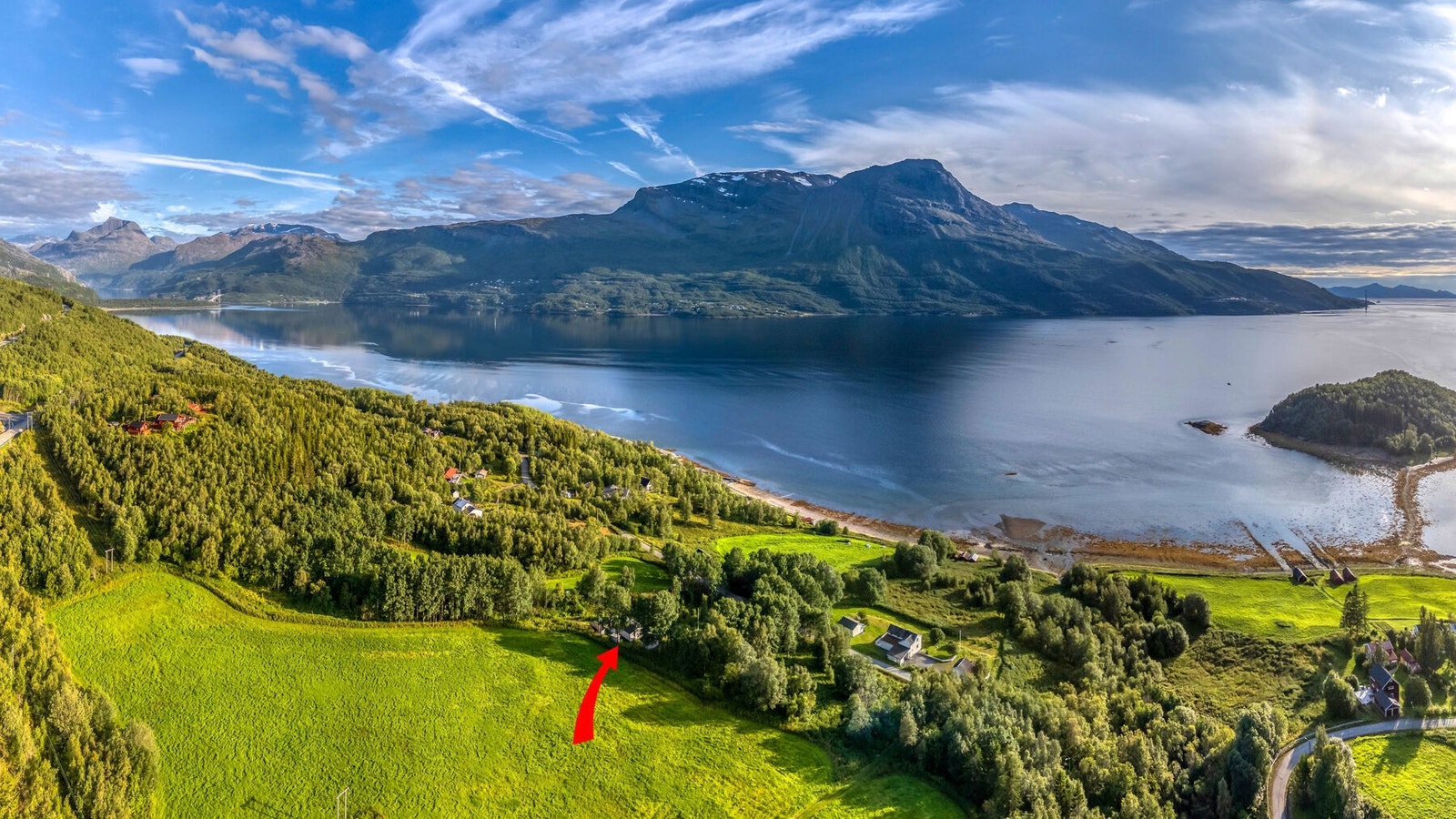 Panoramautsikt over bygda Galleribilde