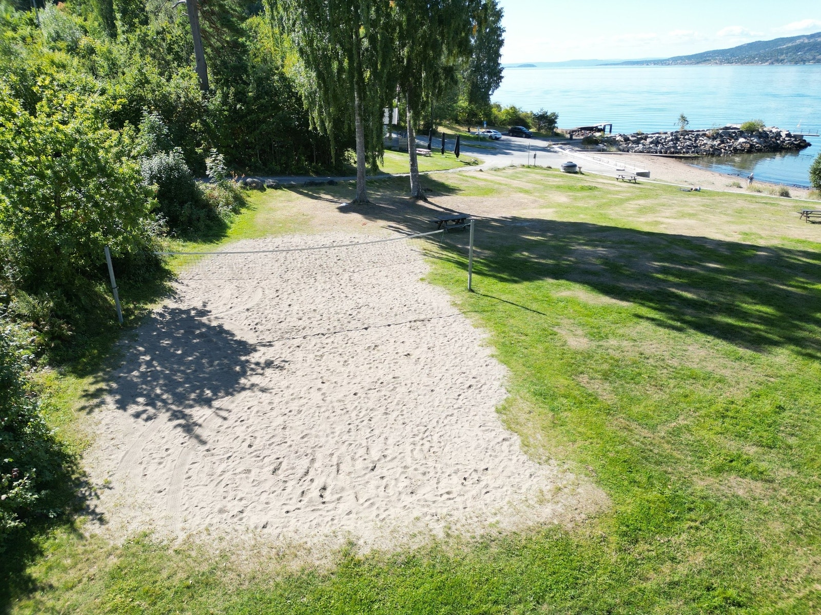 Tør du å utfordre naboen eller familien i strandvolleyball? Galleribilde