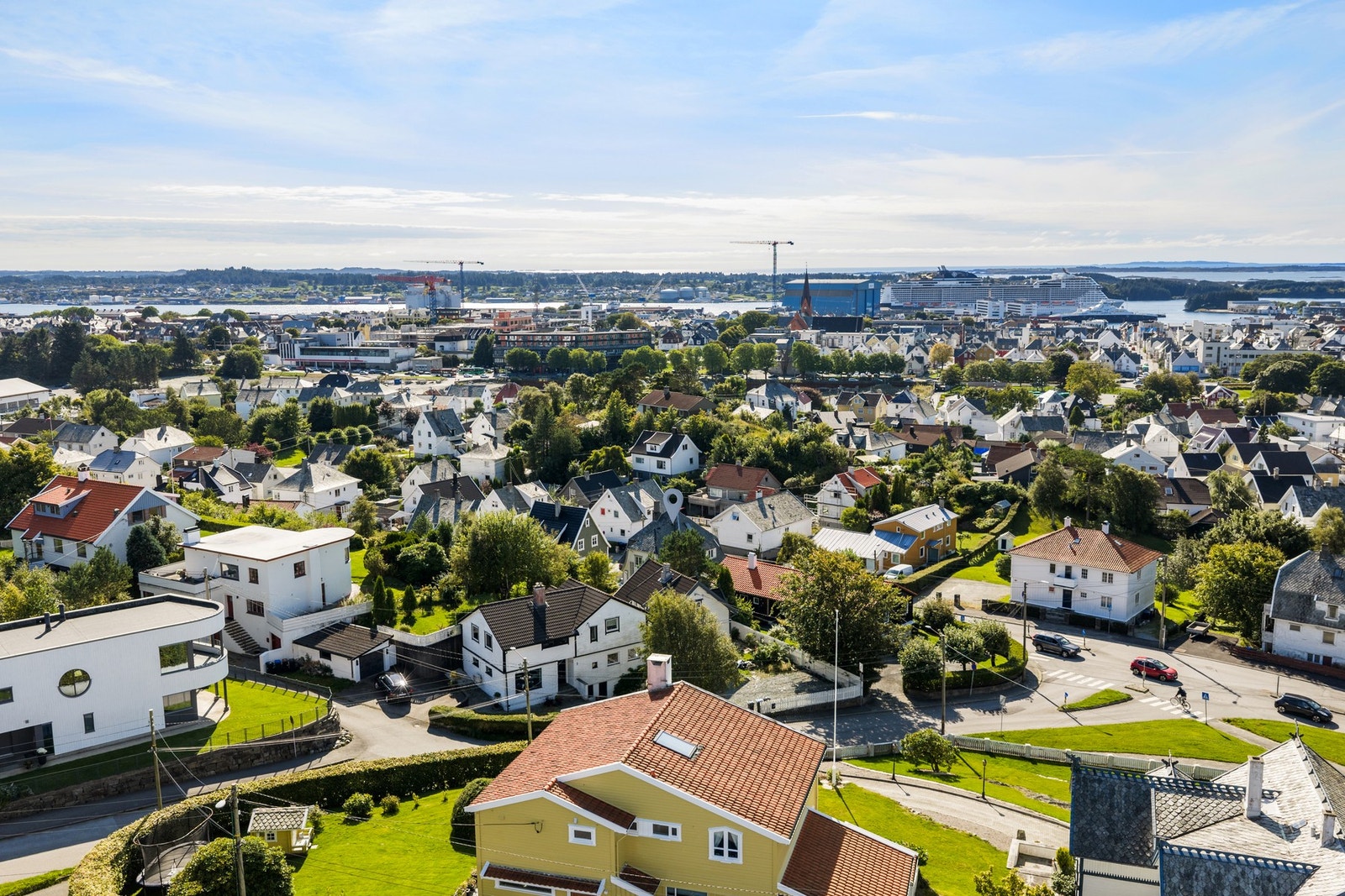 Meget sentral beliggenhet like øst for sentrum og Flotmyr Galleribilde