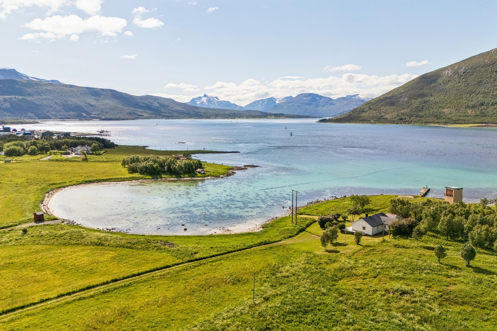 Sjelden mulighet for å sikre seg en idyllisk eiendom på Fjelldal i Tjeldsund kommune. Galleribilde