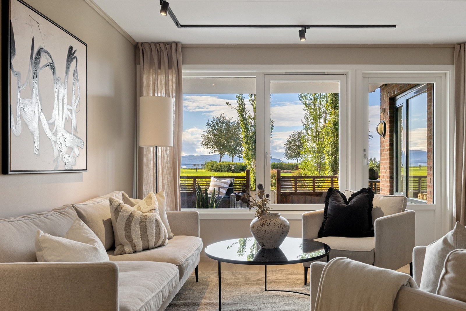EIE eiendomsmegling ved Daniel Lanto har gleden av å presentere Bergheimsvegen 32 ! Foto: Fv-design, Frode Vigtil. Galleribilde