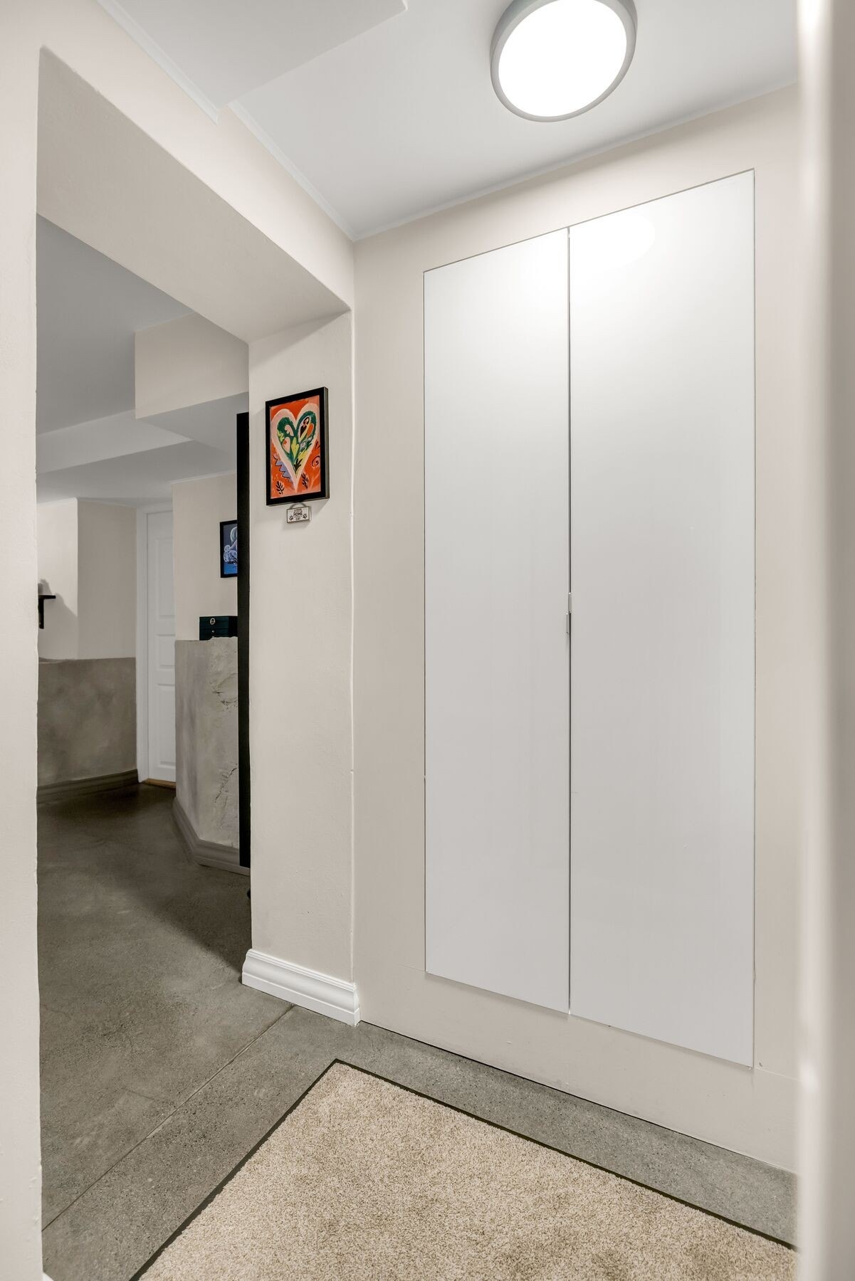 plassbygget garderobe Galleribilde