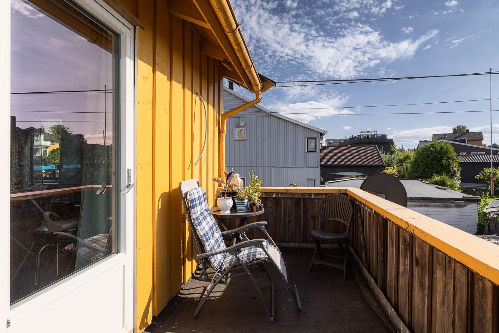 Verandaen i 2.etasje er på ca. 6 kvm Galleribilde