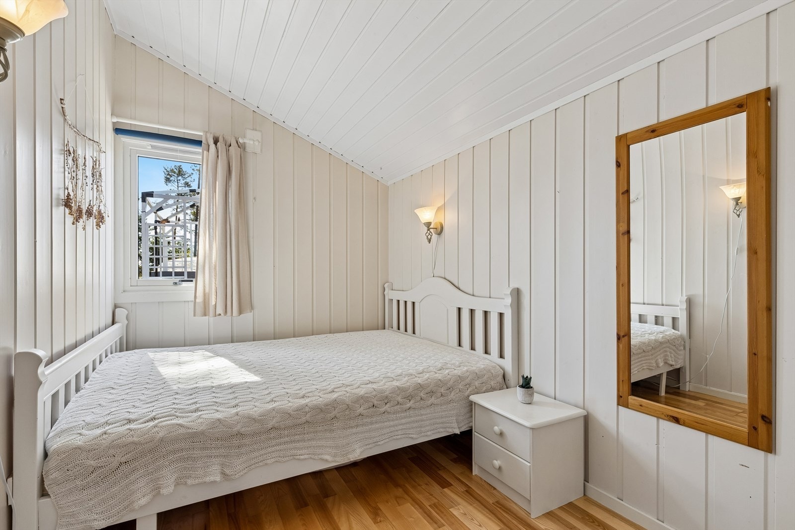 Det andre soverommet har plass til seng og oppbevaring. Galleribilde