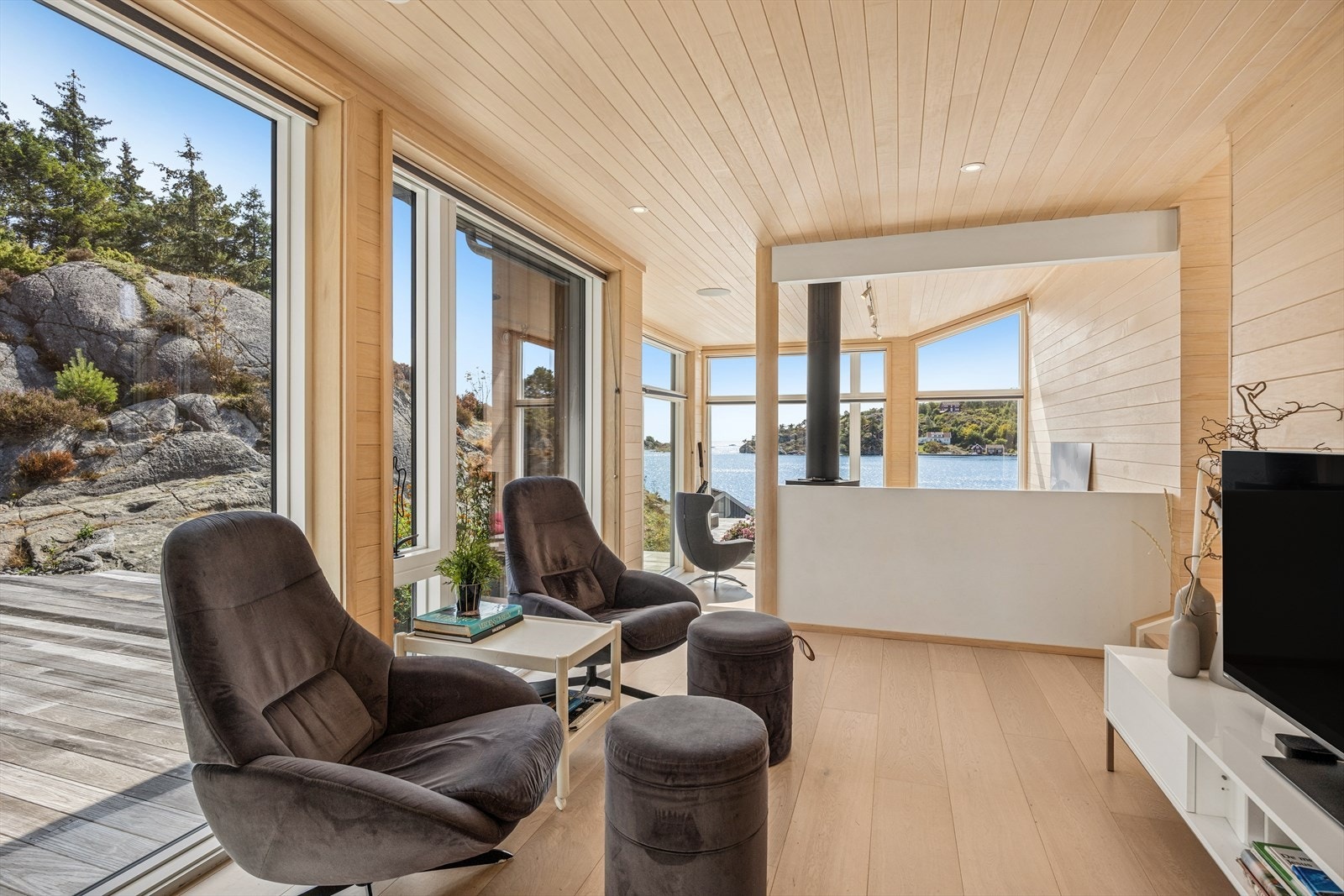Store vindusflater skaper en helt spesiell stemning. Galleribilde