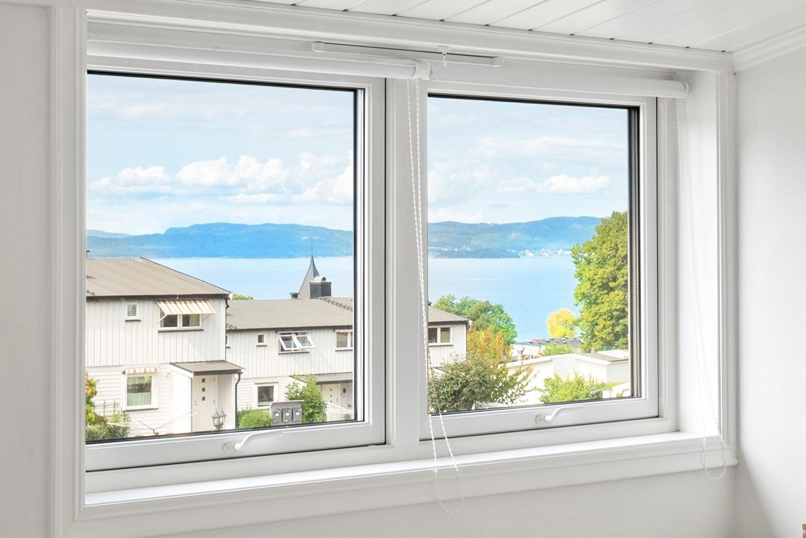 Fra rekkehuset er det rusleavstand til badestrender og kyststi. Galleribilde