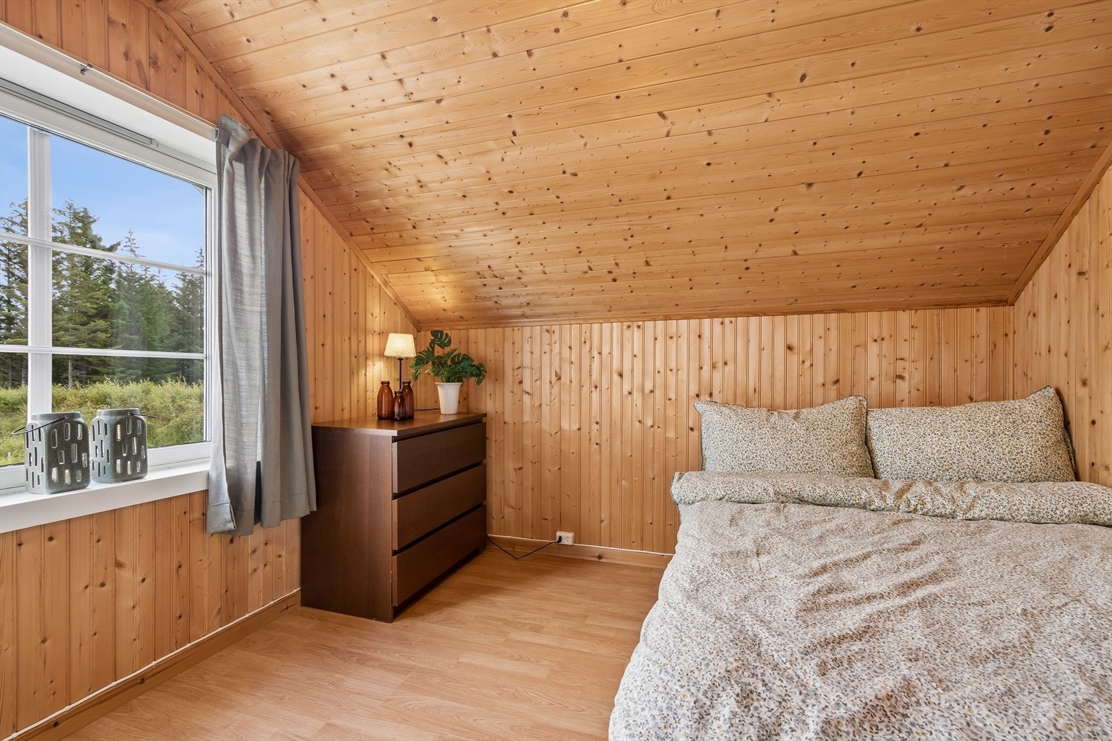 Sovero 2, det er forholdsvis høye knevegger i 2. etg., så rommene er bruksvennlig og praktisk. Galleribilde