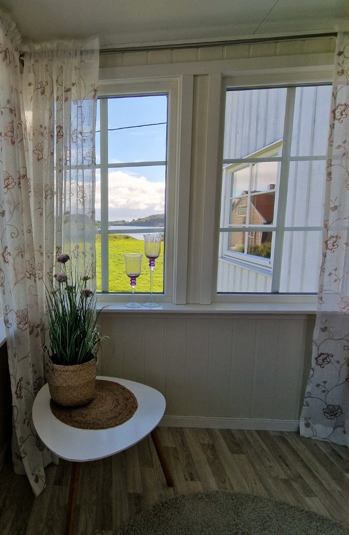 Selgers bilde. I veranda. Galleribilde