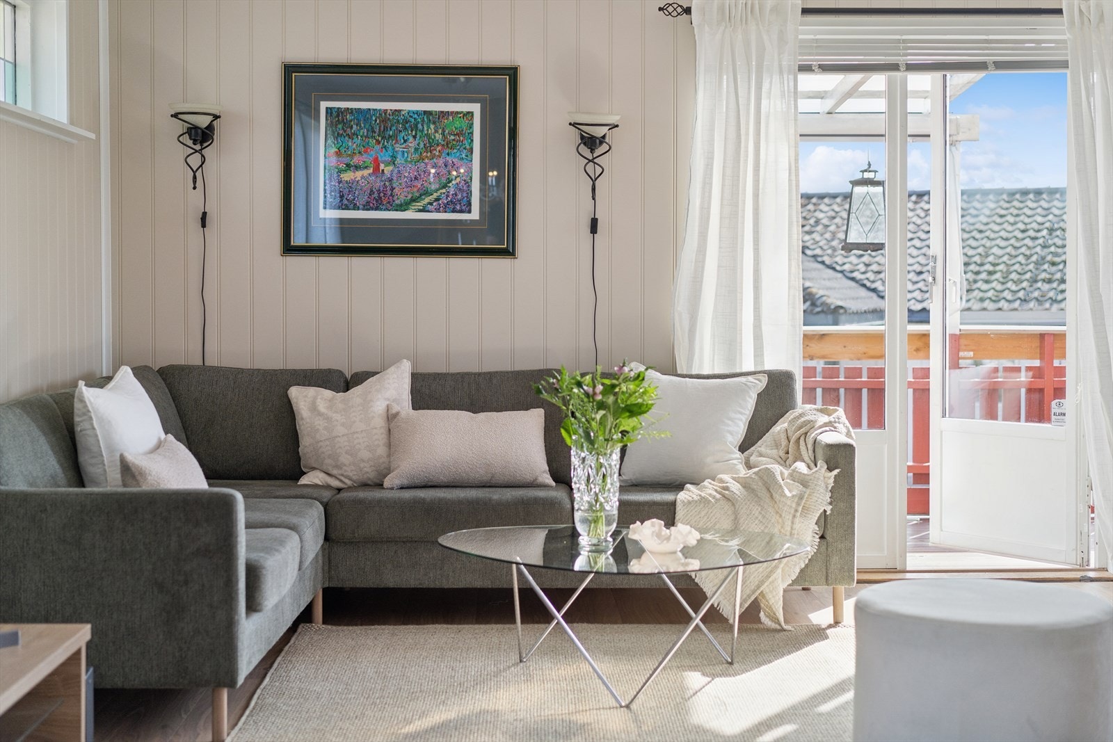 Stuen har direkte utgang til terrassen. Galleribilde