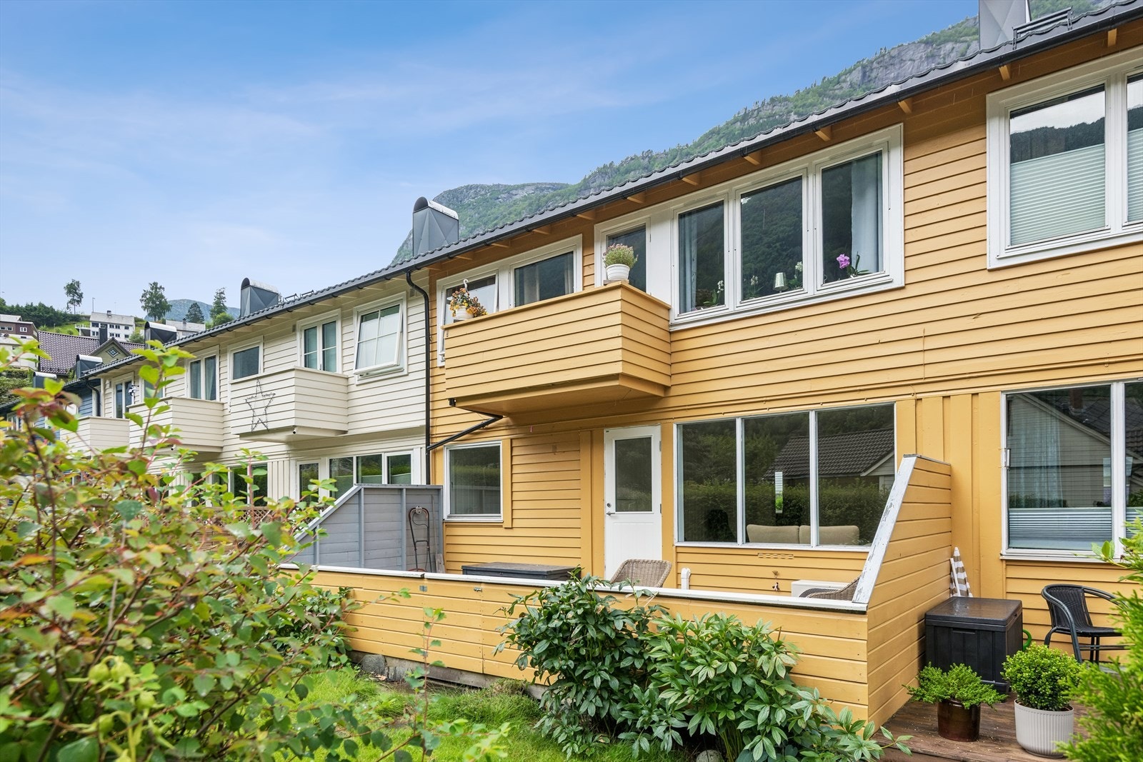 Ligger i 1. etasje. Terrasse og hage. Galleribilde