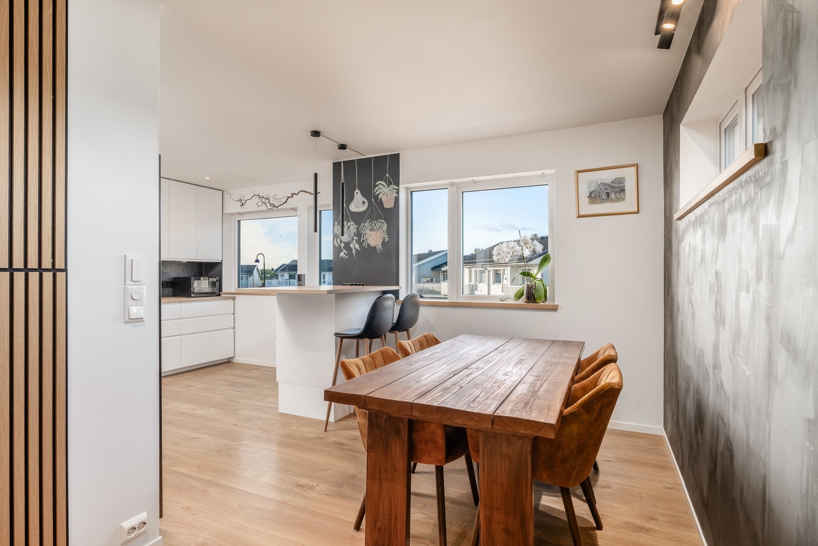 Det er videre lagt opp Philips Hue-belysning i hele boligen. Galleribilde