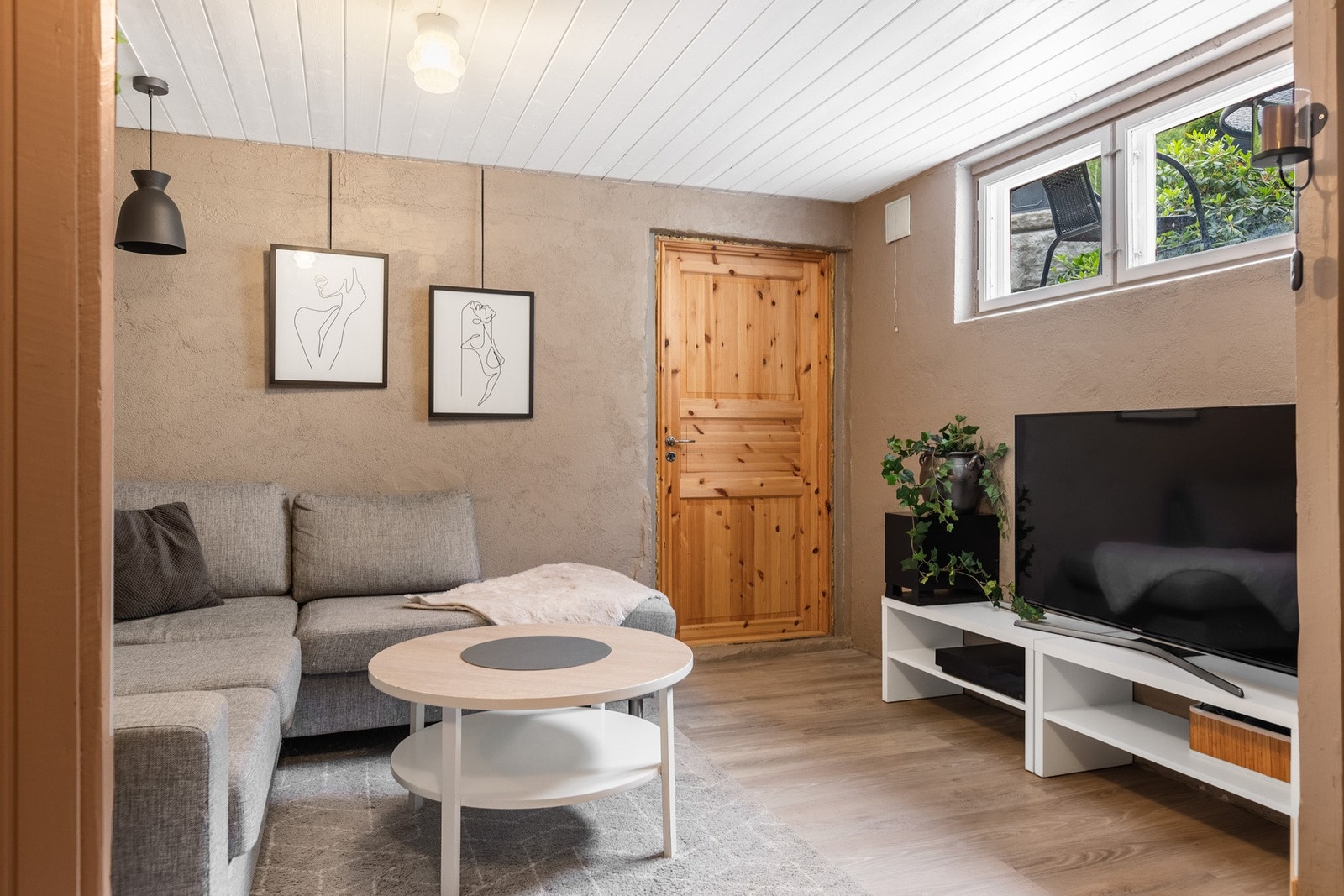 Lun og god atmosfære. Galleribilde