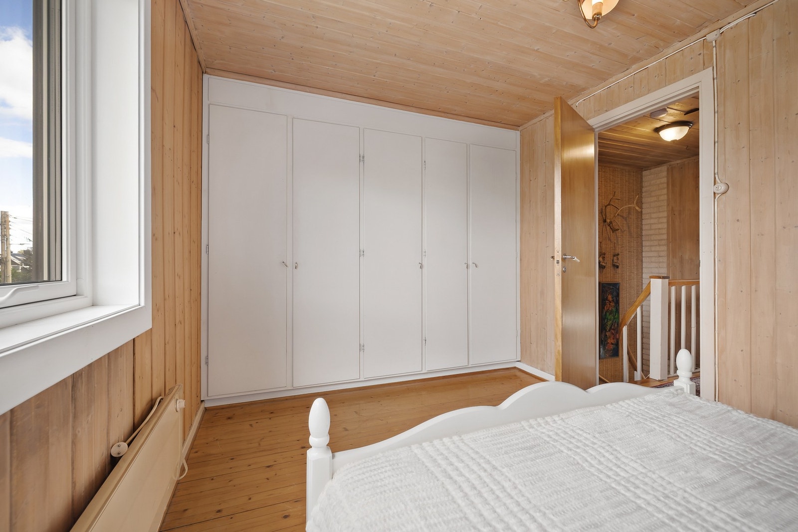 Soverom I byr på god plass og godt med lagringsplass Galleribilde