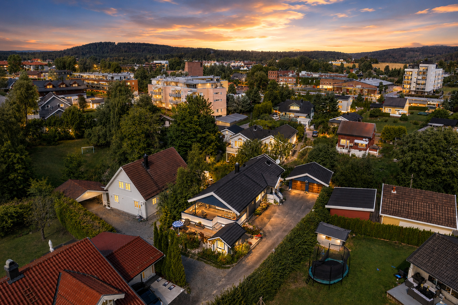 Velkommen til Spikkestadveien 139, presentert av Håkon Espeseth i Nordvik Asker. Foto: Eiendomsfoto.AI redigert bilde Galleribilde