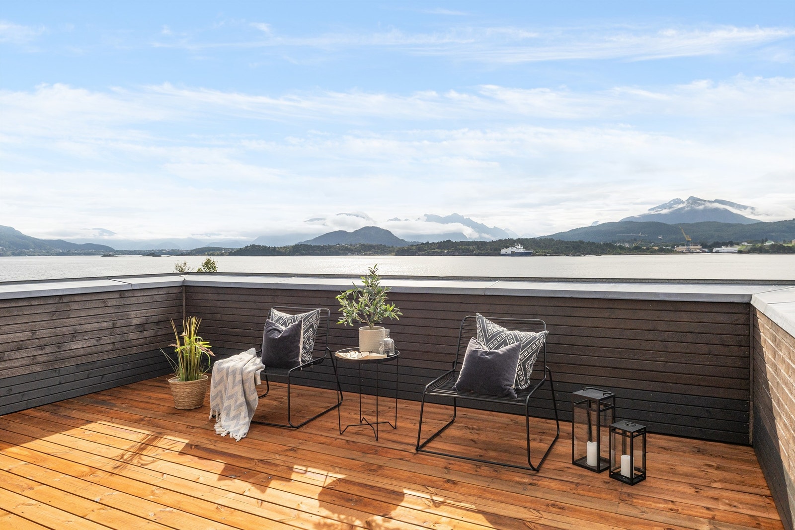 Fantastisk utsikt fra takterrasse Galleribilde
