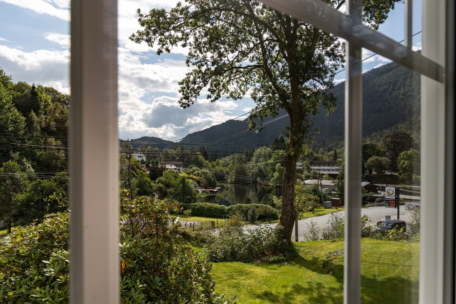 Fra boligen er det fin utsikt over nærområdet. Galleribilde