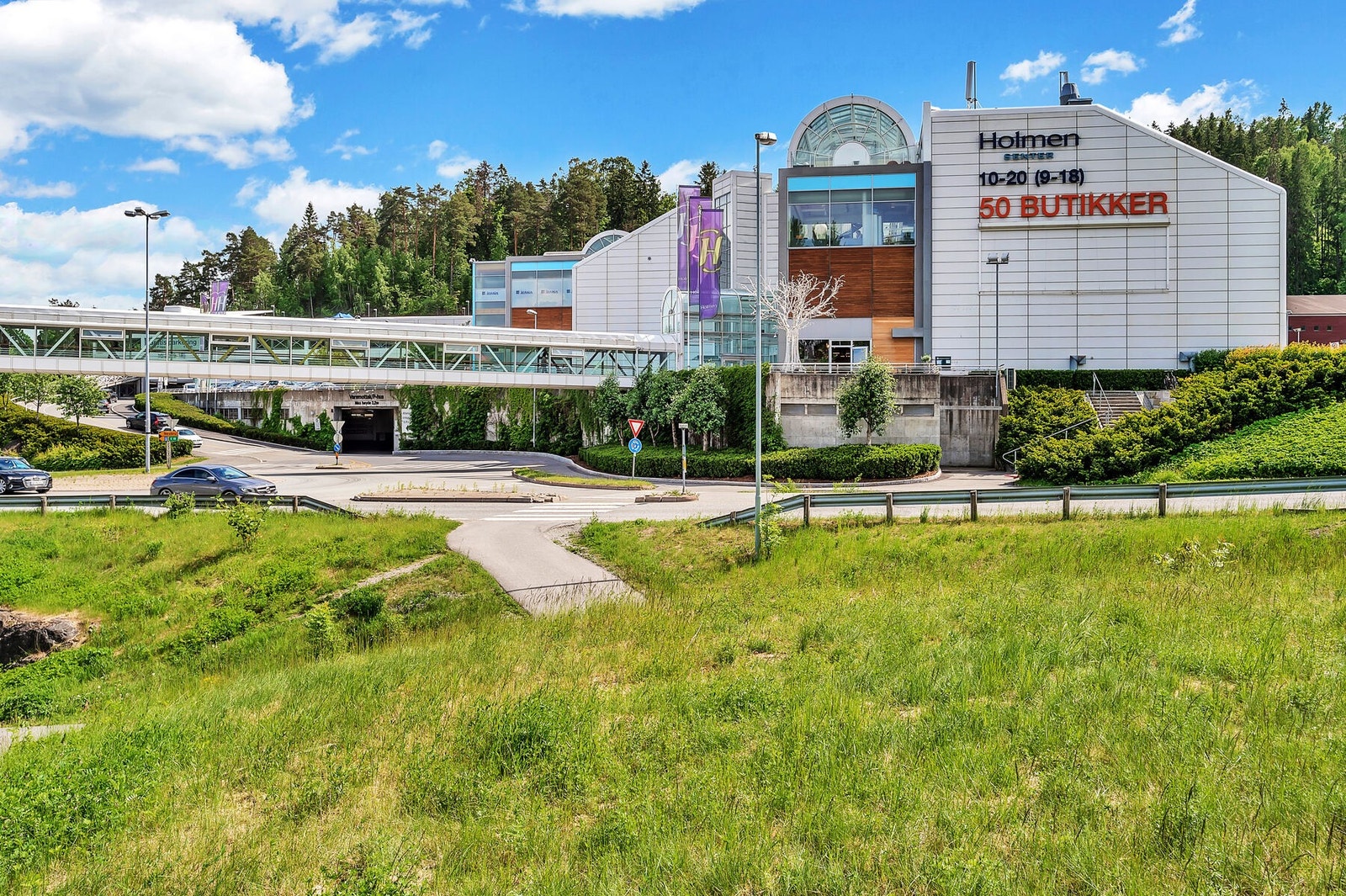 Her finner vi en rekke butikker, spisesteder og servicetilbud. Galleribilde