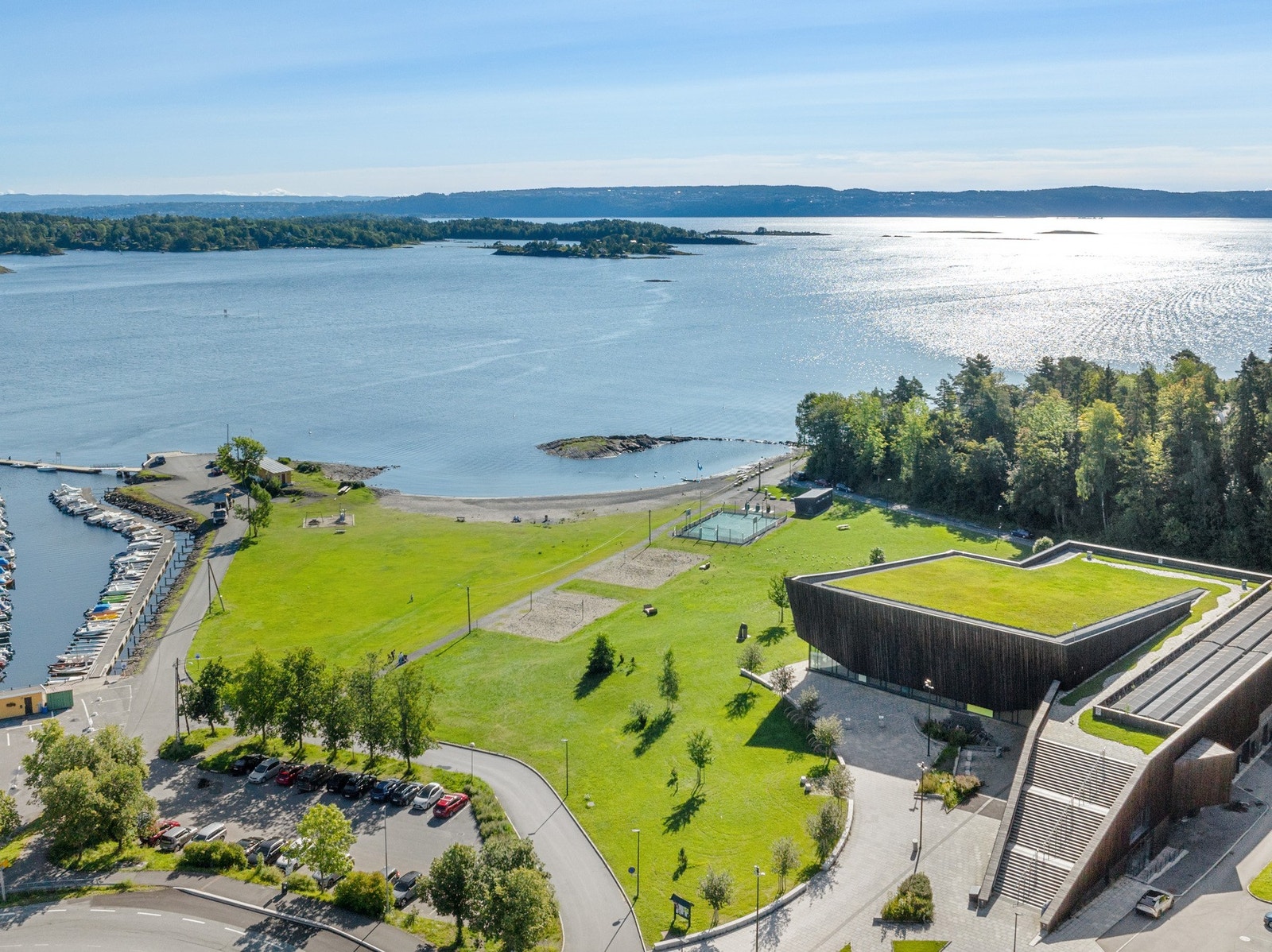 På Holmenskjæret ligger også Holmen svømmehall. Galleribilde