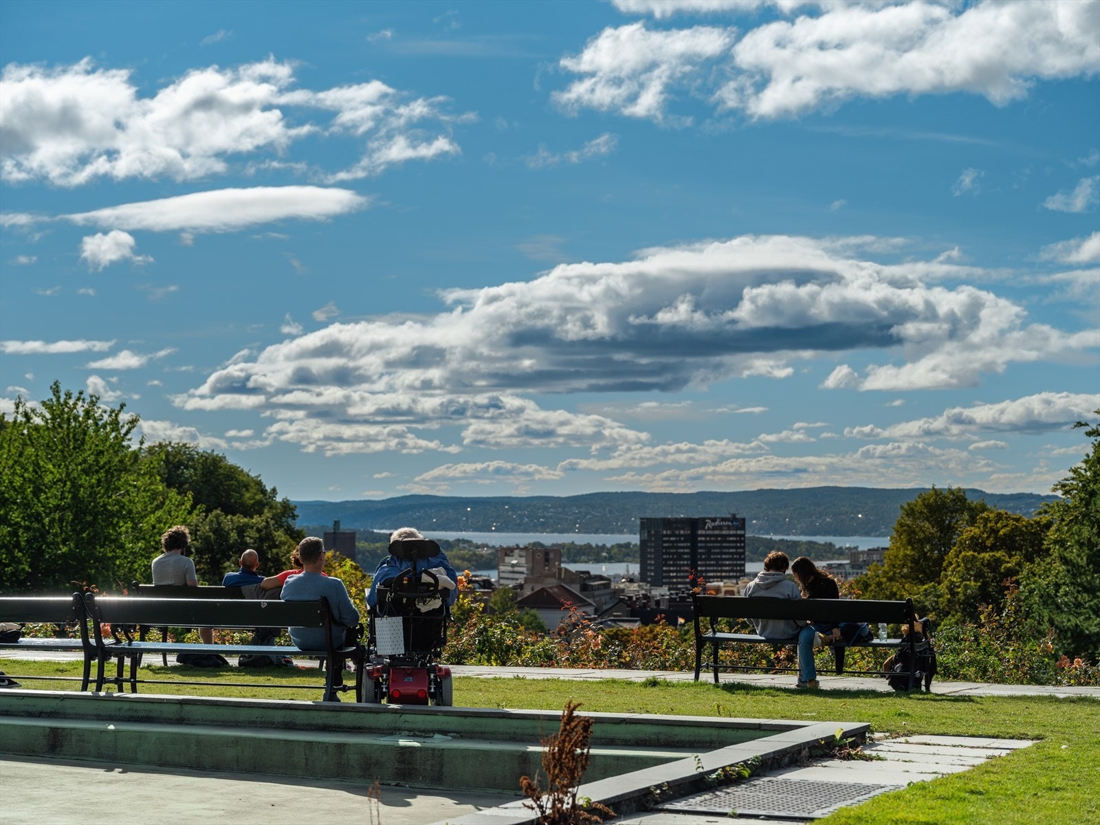 Det er også kort vei opp til St.hanshaugen park. Galleribilde