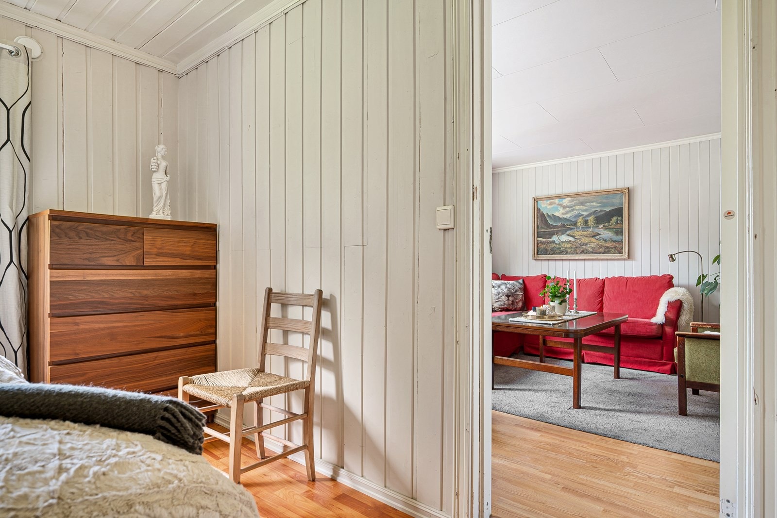 Det er også plass til kommode eller garderobeskap. Galleribilde