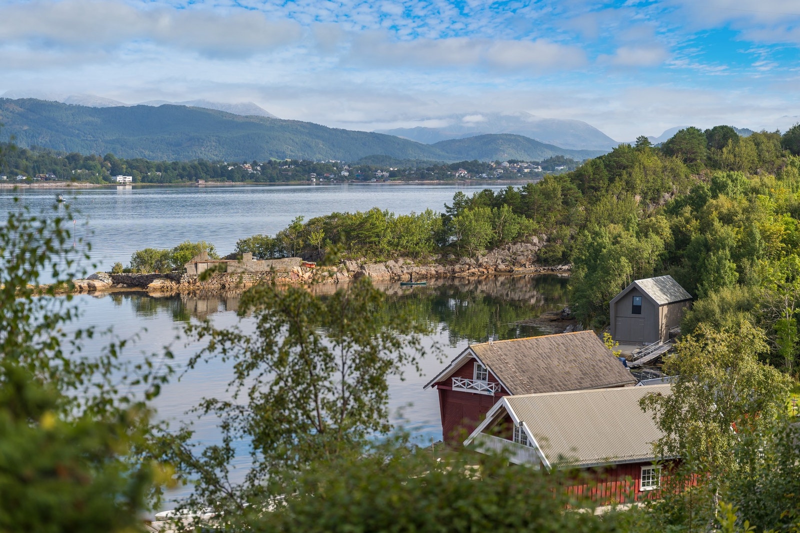 Kunne du ha tenkt deg å bo her? Husk å avklare finansiering med banken din i forkant av visning, eller ta kontakt med megler for tips og triks. Galleribilde