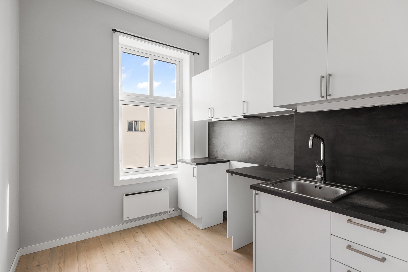 Lys og flott 3-roms leilighet med attraktiv beliggenhet på Rodeløkka. Galleribilde