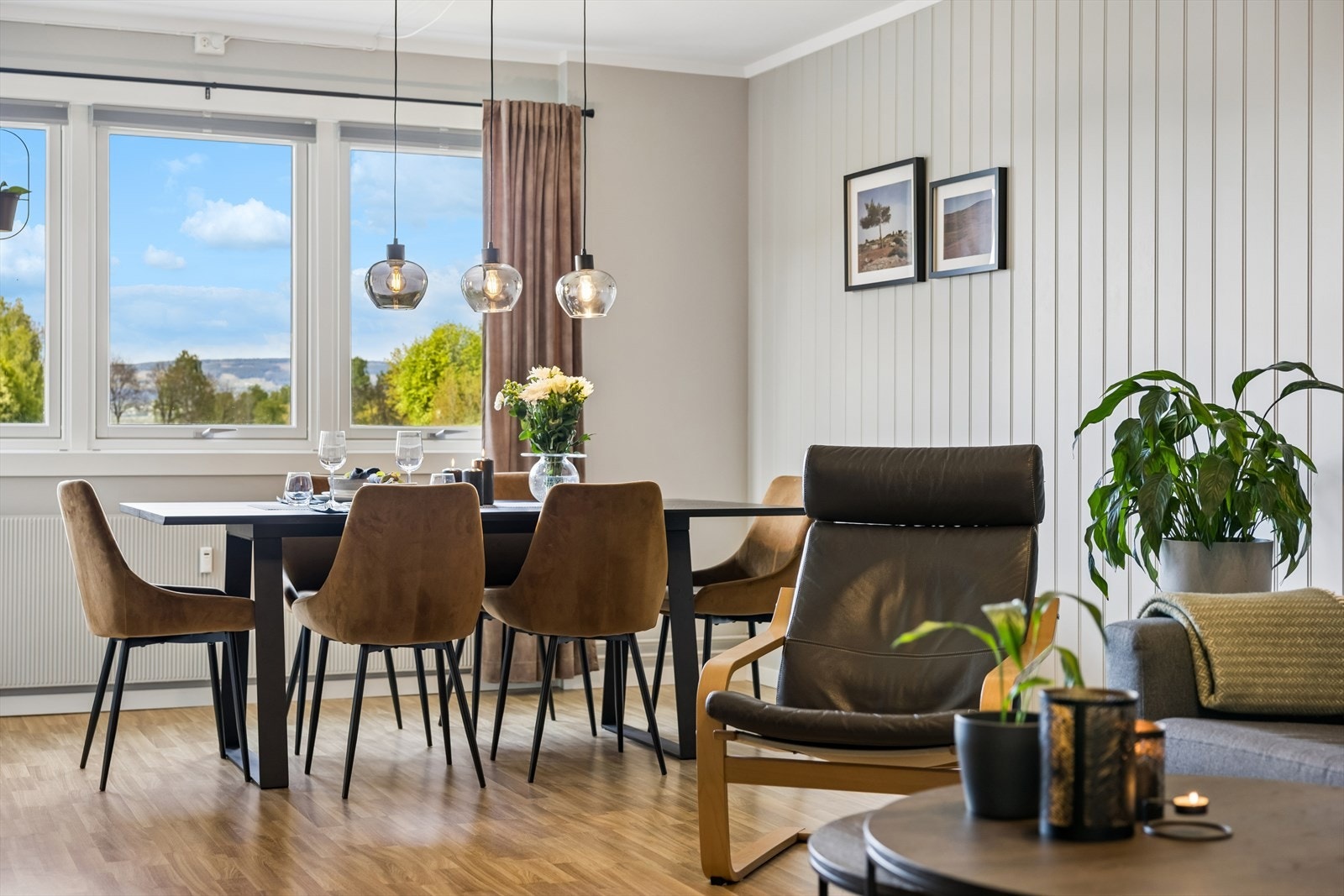 Vinduene er fra 2017 og har 3-lags isolerglass, som bidrar til god isolasjon. Galleribilde