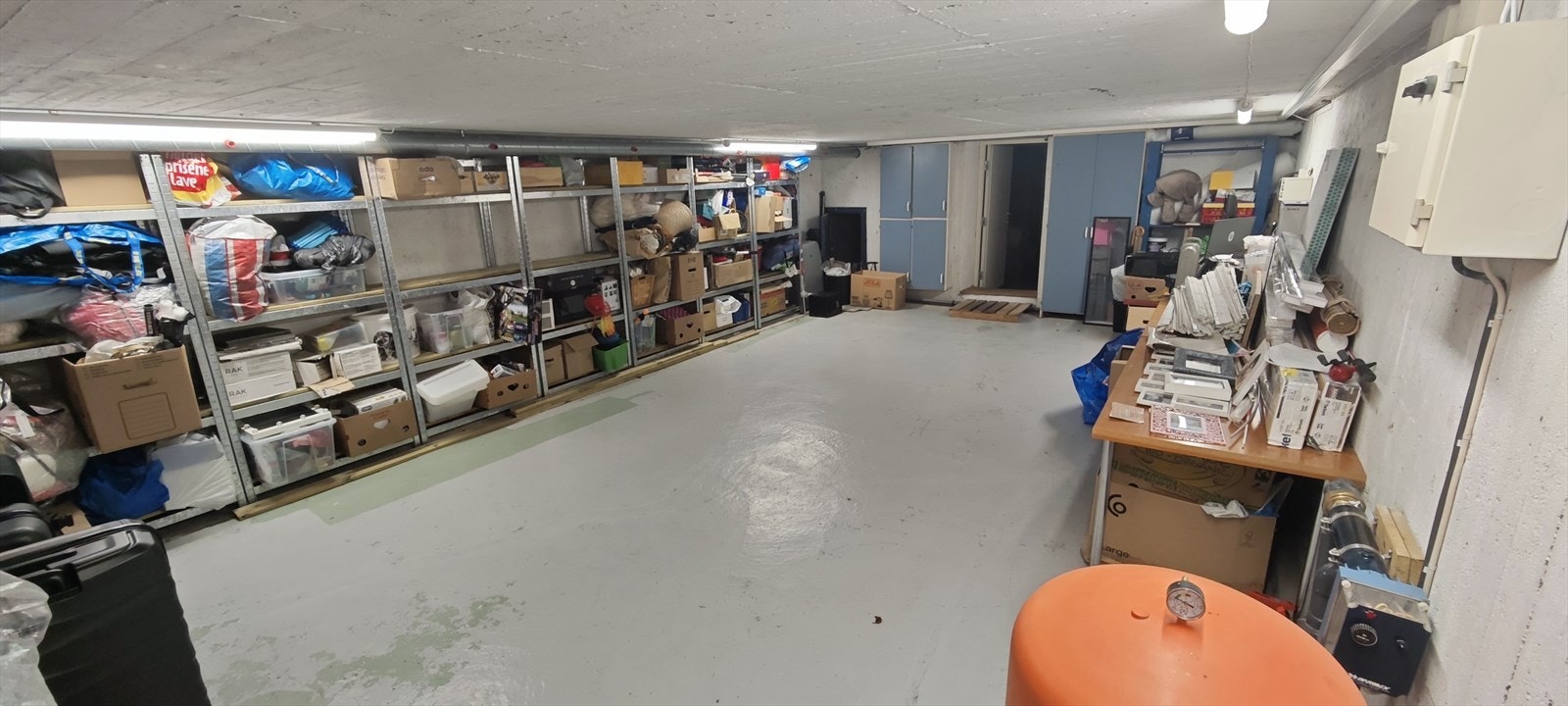 Svært romslig bod/lagerrom. Galleribilde